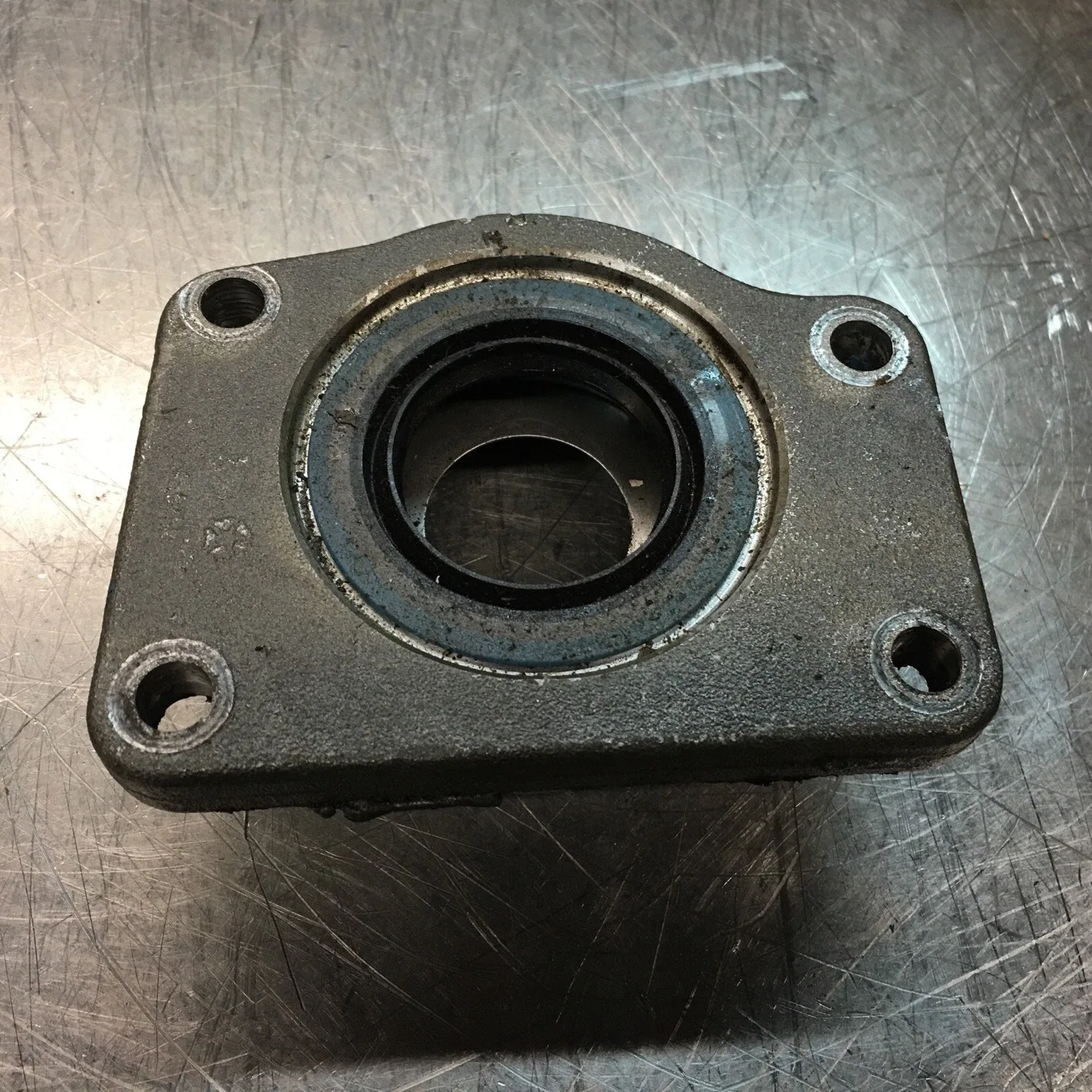 A604 / 41TE Transmission Differential Bearing Housing for Chrysler