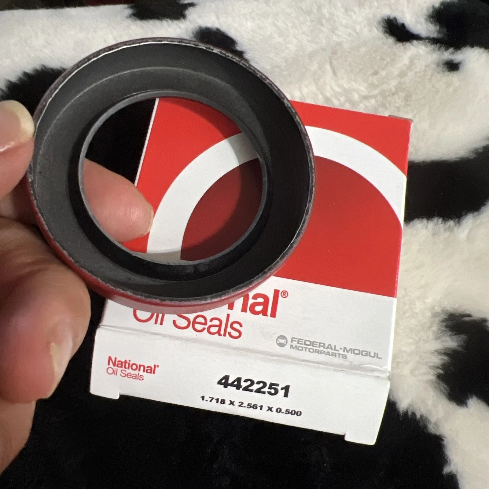 National Bearings 442251 Multi Purpose Oil Seal image 4