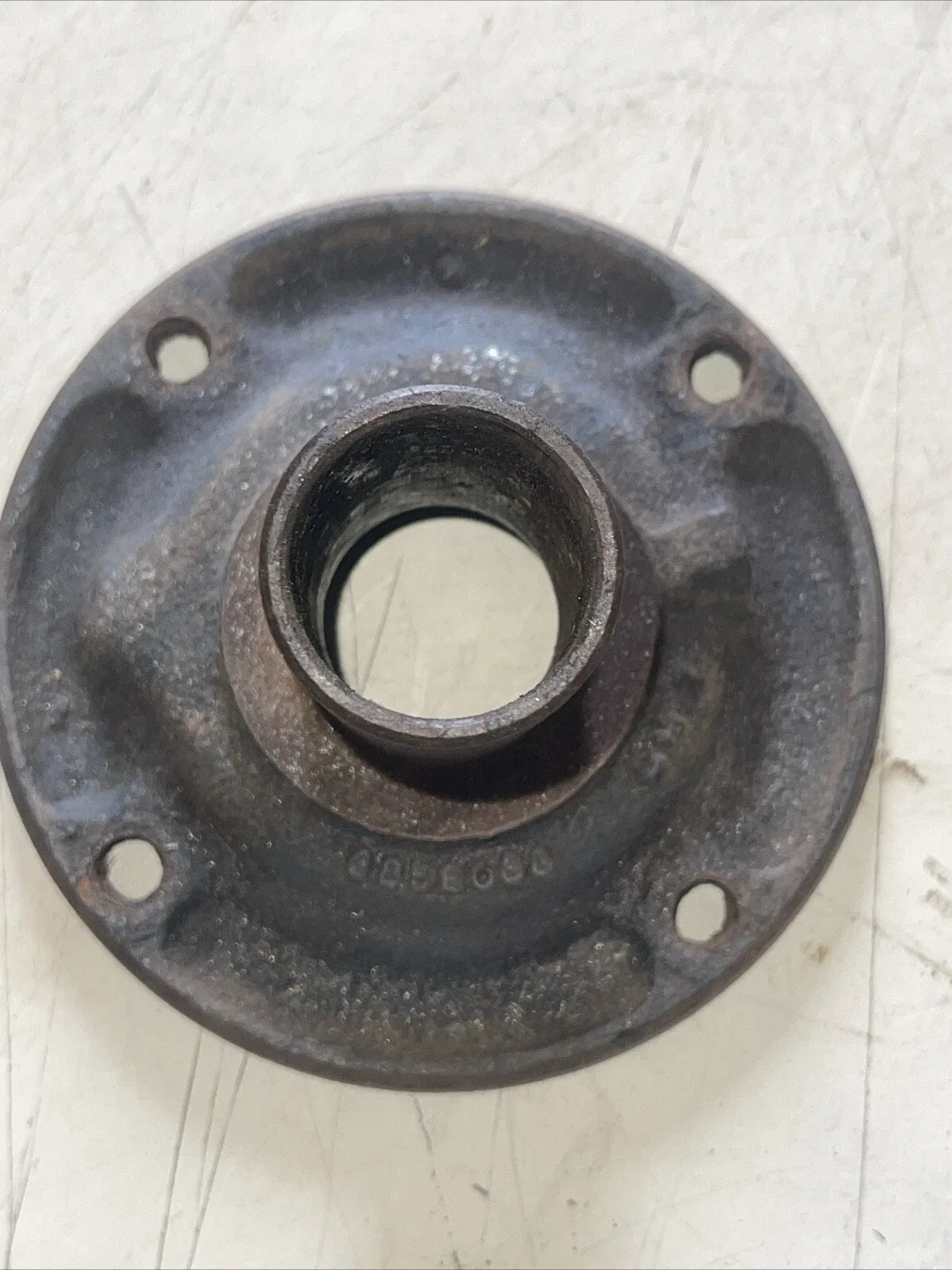 Chevrolet Saginaw 4-Speed Bearing Retainer #3858033 image 3