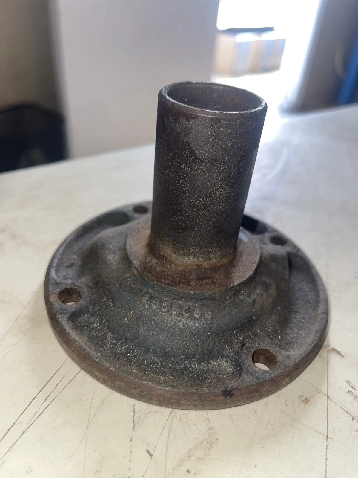 Chevrolet Saginaw 4-Speed Bearing Retainer #3858033