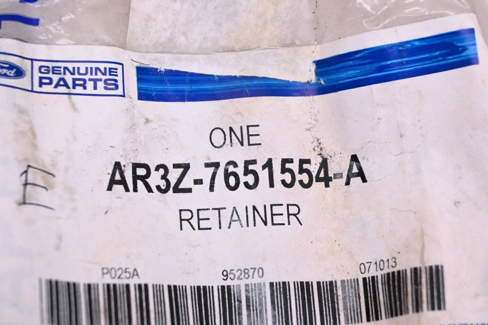 Ford AR3Z-7651554-A Retainer/Seal OEM New image 3