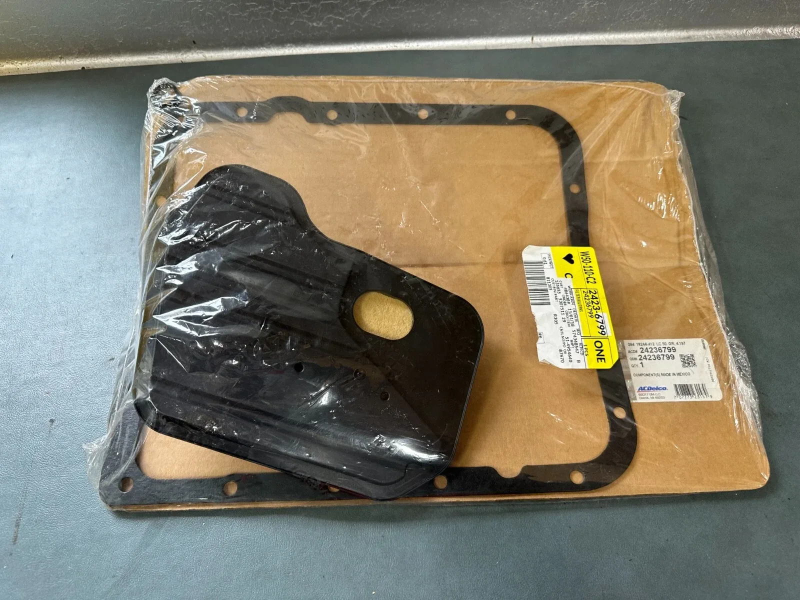 2002-2006 Cadillac Escalade Automatic Transmission Fluid Filter Kit GM OEM 24236799 image 4