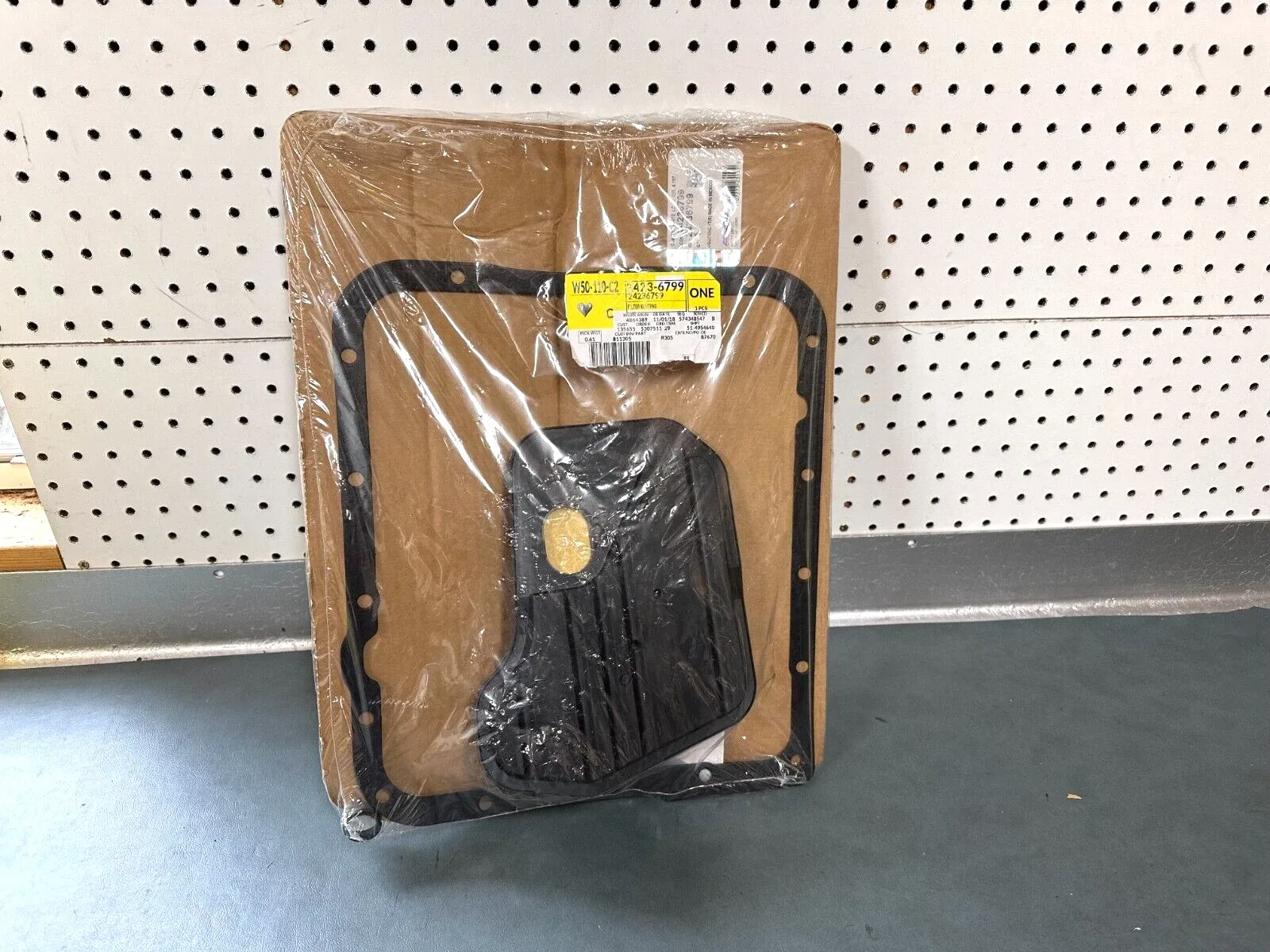 2002-2006 Cadillac Escalade Automatic Transmission Fluid Filter Kit GM OEM 24236799