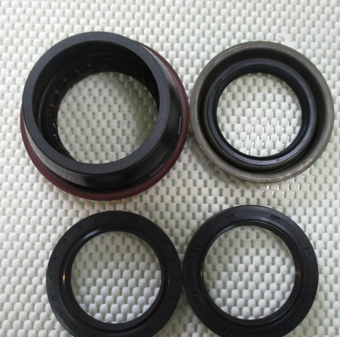 66RFE & 68RFE Front Pump and Output Shaft Seal (Unbranded)