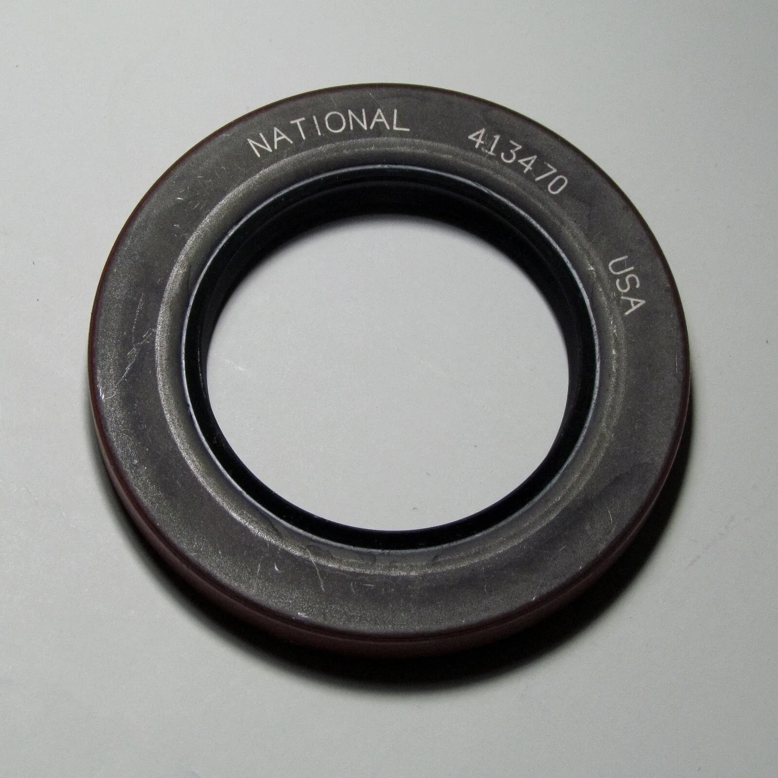 Federal-Mogul Multi Purpose Oil Seal 413470 (2.125 x 3.371 x 0.375) image 2