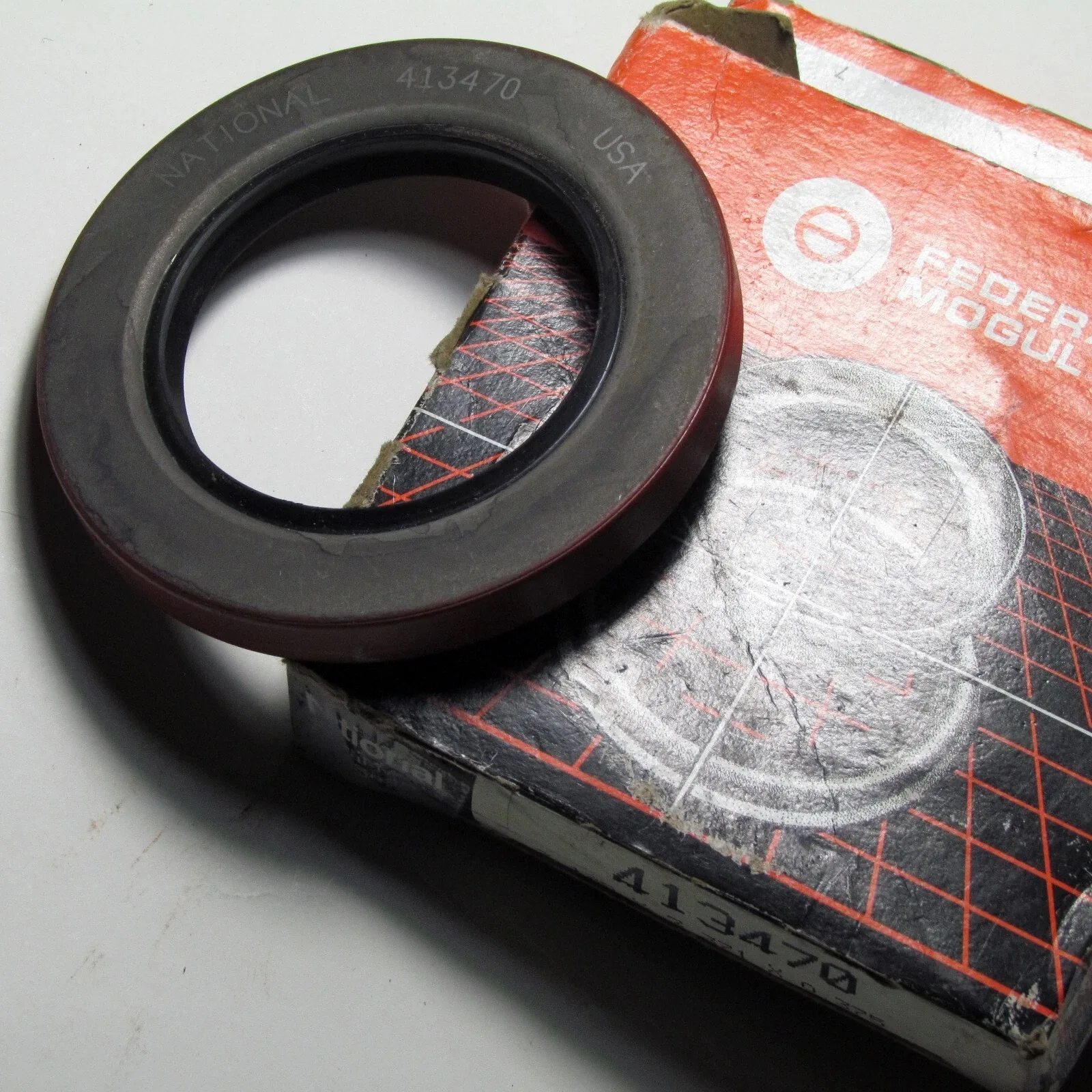 Federal-Mogul Multi Purpose Oil Seal 413470 (2.125 x 3.371 x 0.375)