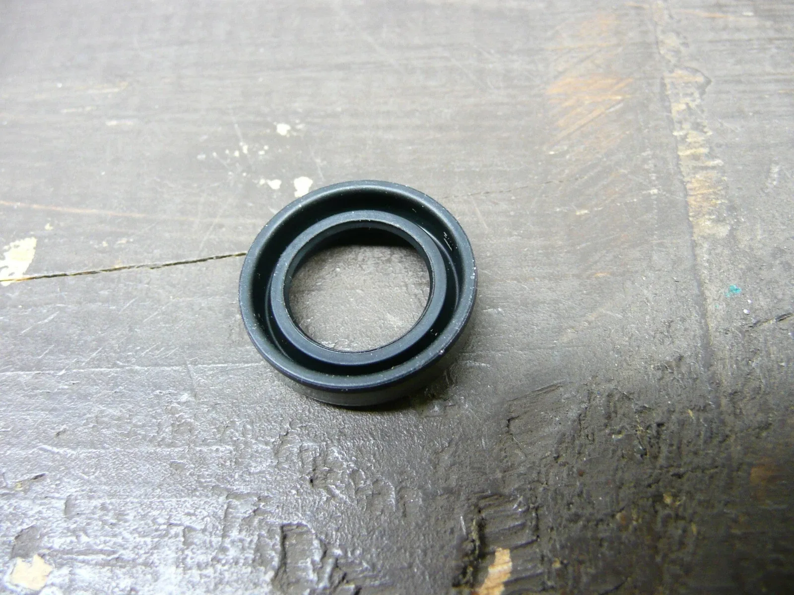GM 6L80/6L90 Manual Lever Seal - transtec image 2