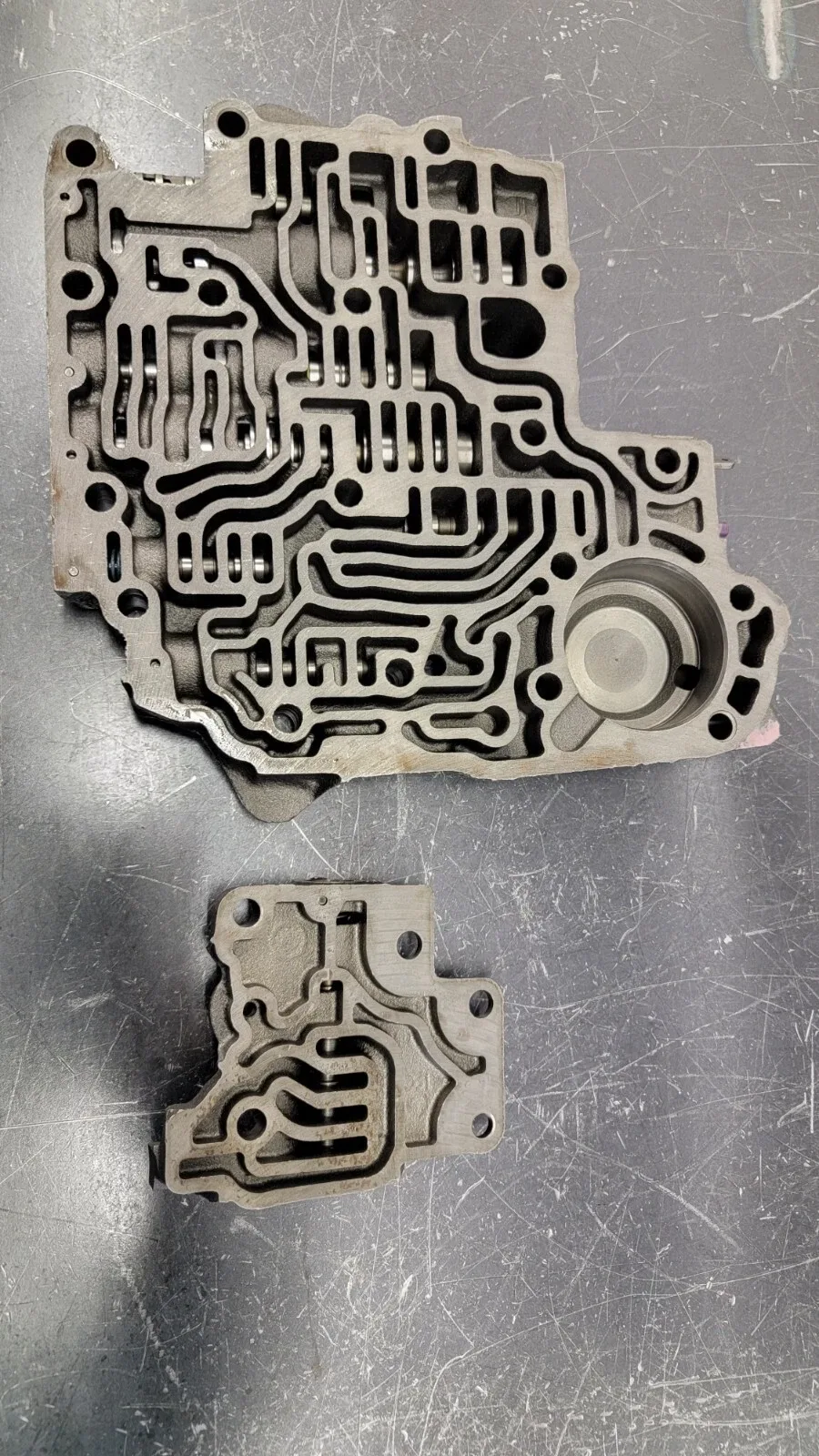 1980-1986 GM 250C Valve Body U44740B image 2