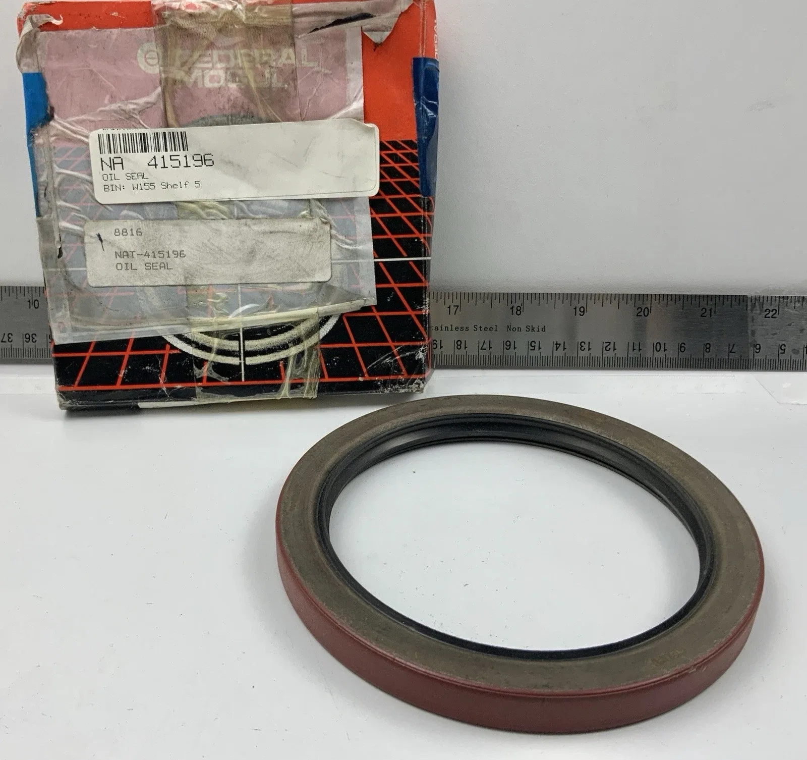 Federal-Mogul Oil Seal P/N 415196 (New - Open Box) image 2