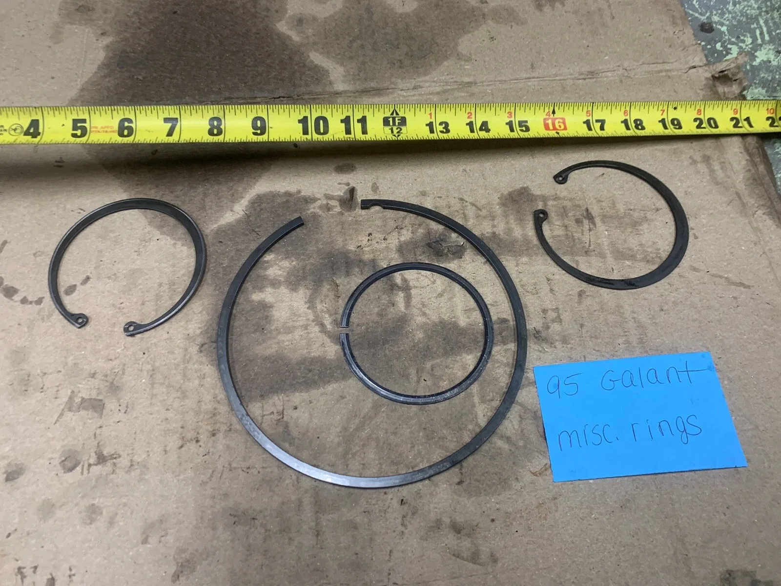 1994-1995 Mitsubishi Galant Automatic Transmission Retainer and Snap Rings image 2