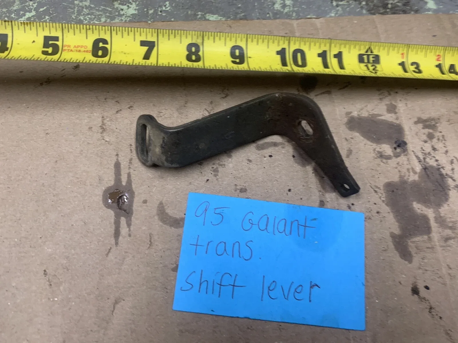 1994-1995 Mitsubishi Galant Automatic Transaxle External Shift Lever Arm image 2