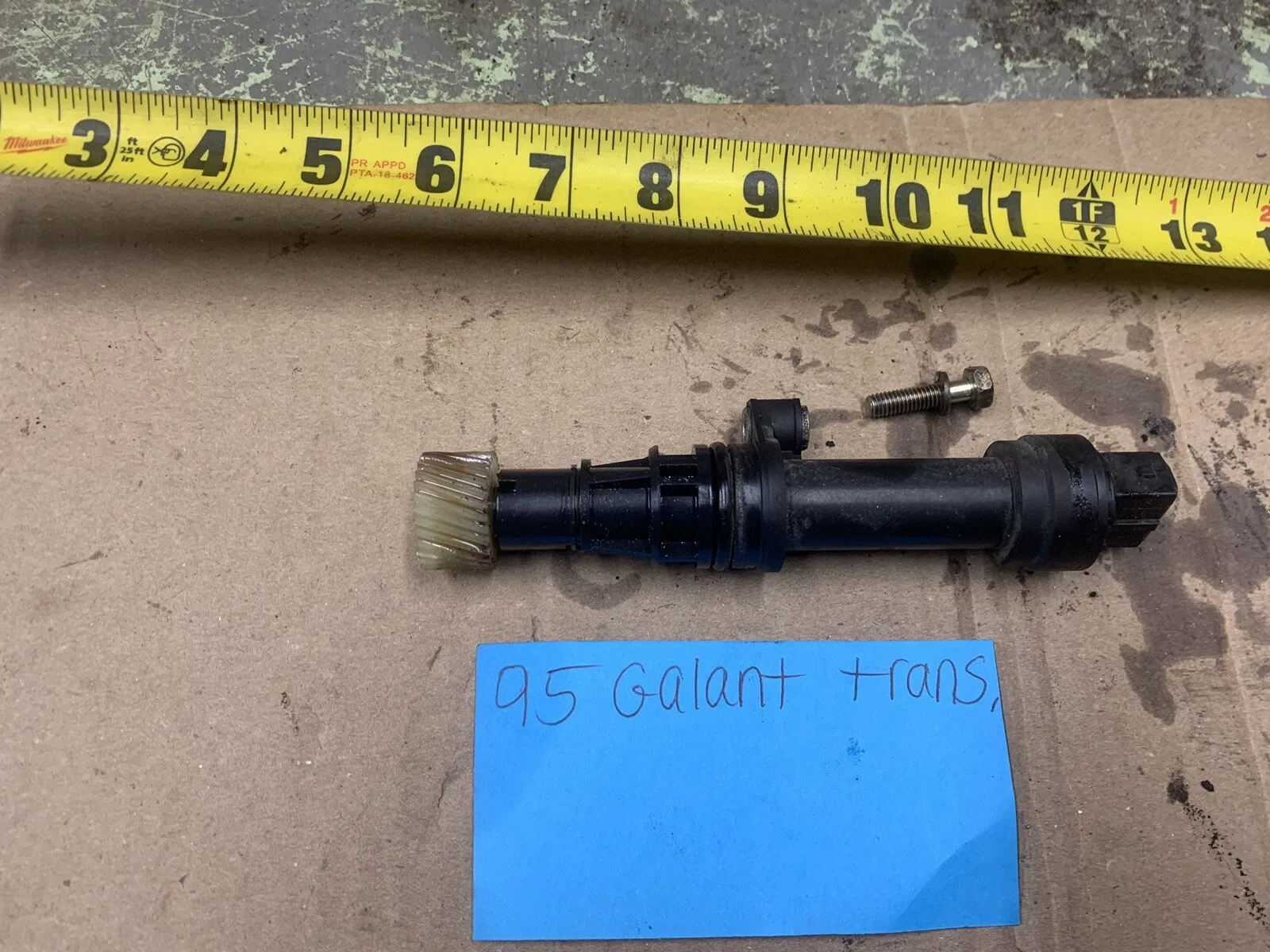 1994-1995 Mitsubishi Galant Auto Transaxle Speedometer Pinion Assembly
