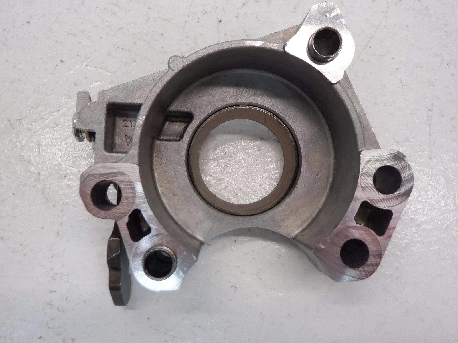2002-2008 Mini Cooper CVT Idler Gear Bearing Holder image 4