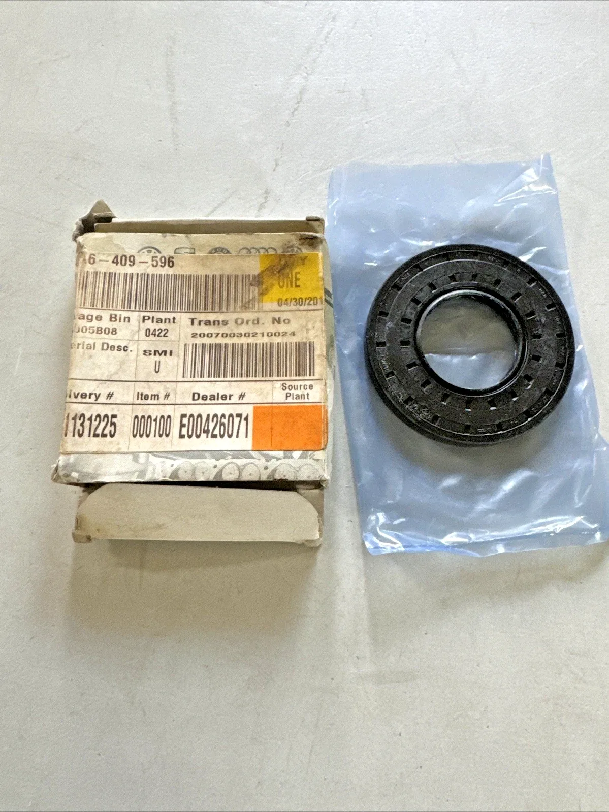 OEM Transfer Case Output Shaft Seal 0A6409596 for 2012-2013 Audi TT Quattro & 2010-2014 VW CC 4Motion image 4