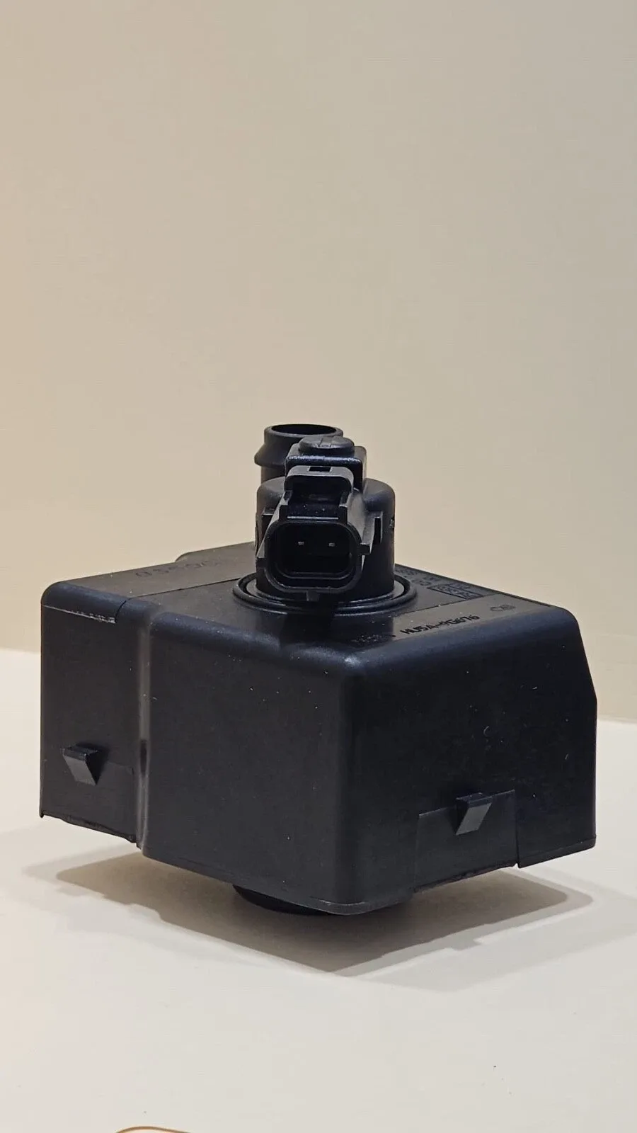 SOLENOID OEM PART#HU5Z9F945C -VAPOR CANISTER PURGE SOLENOID image 3