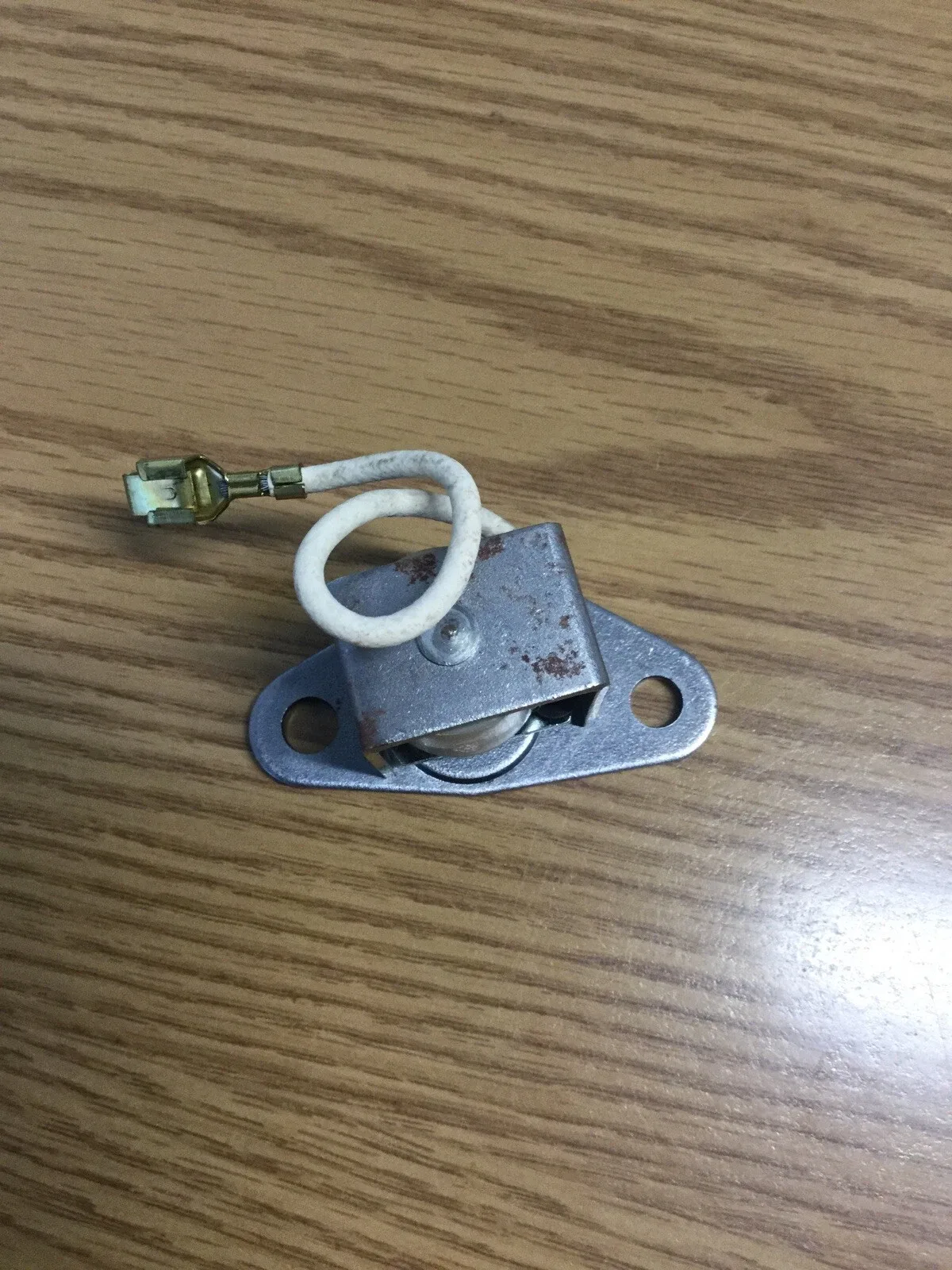 TRANSMISSION SHIFT SOLENOID HUMMER P/N 5572142 image 2
