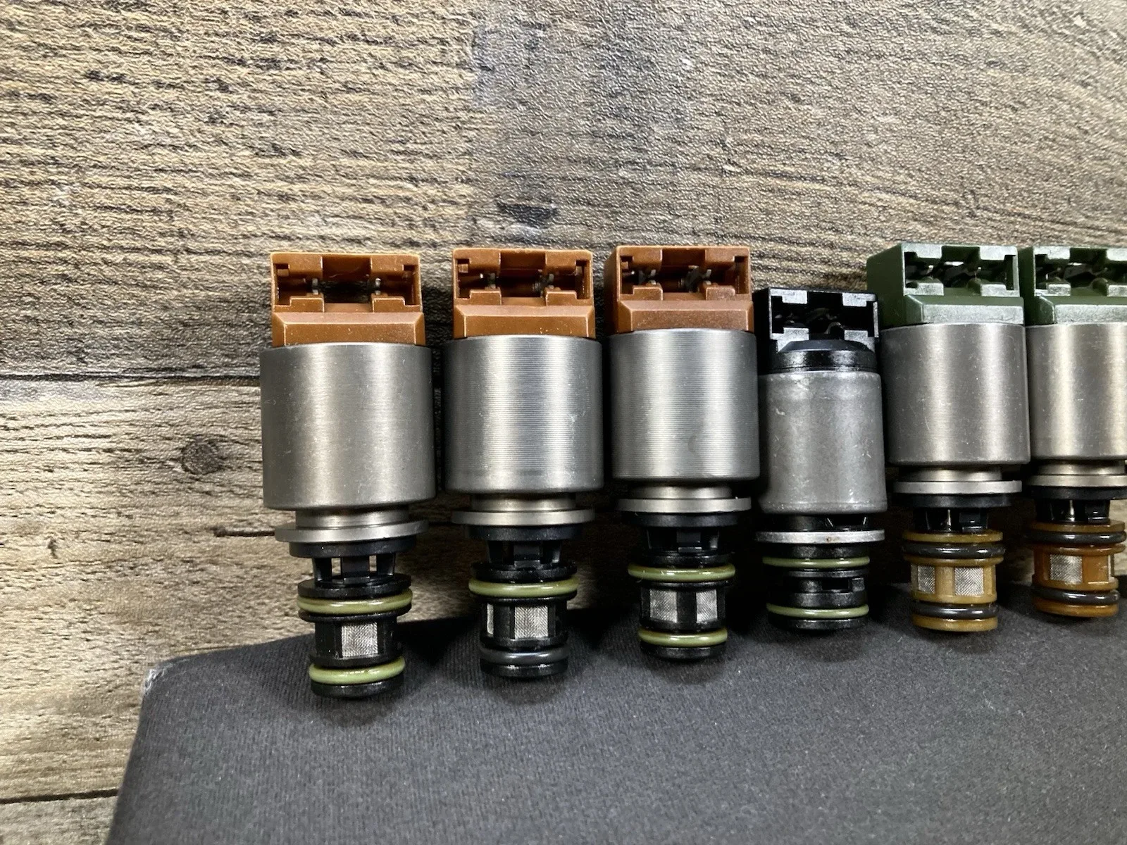Automatic Transmission Shift Solenoid 0501213959 0501213960 0501212866 050121286 image 2