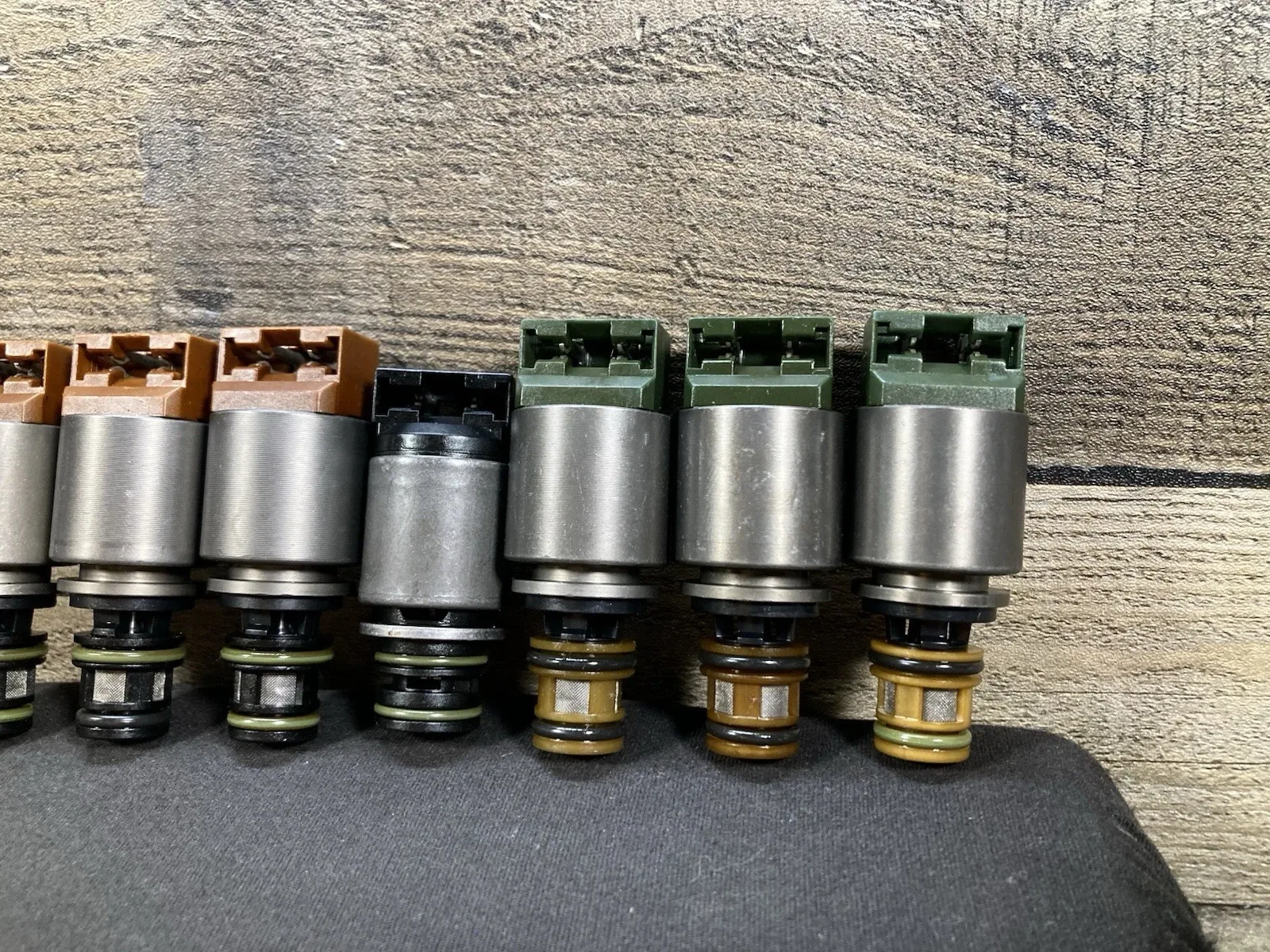 Automatic Transmission Shift Solenoid 0501213959 0501213960 0501212866 050121286 image 3