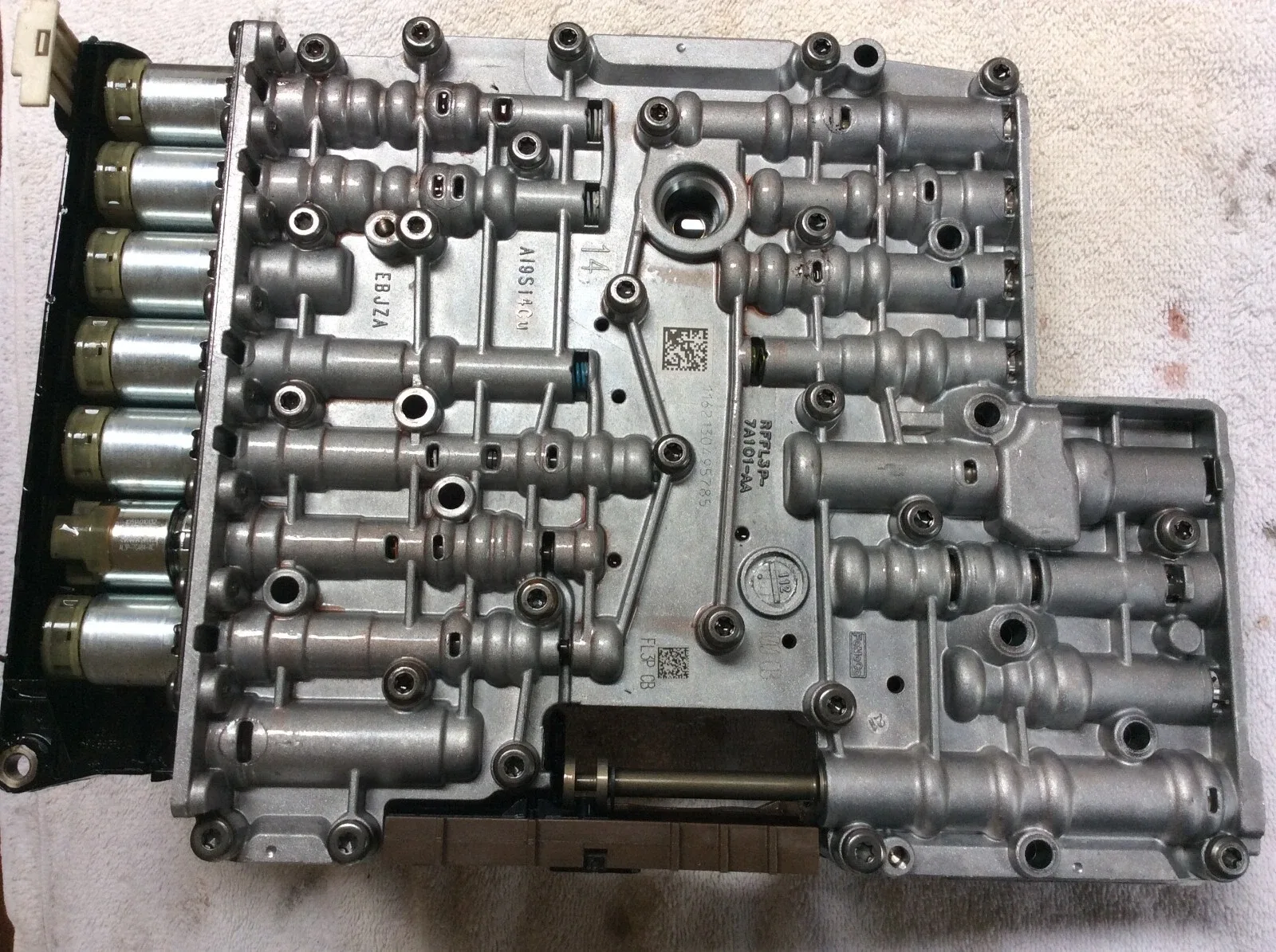 2011-2017 Ford Mustang GT 5.0L 6R80 Transmission Control Assembly FL3Z-7A100-E image 2