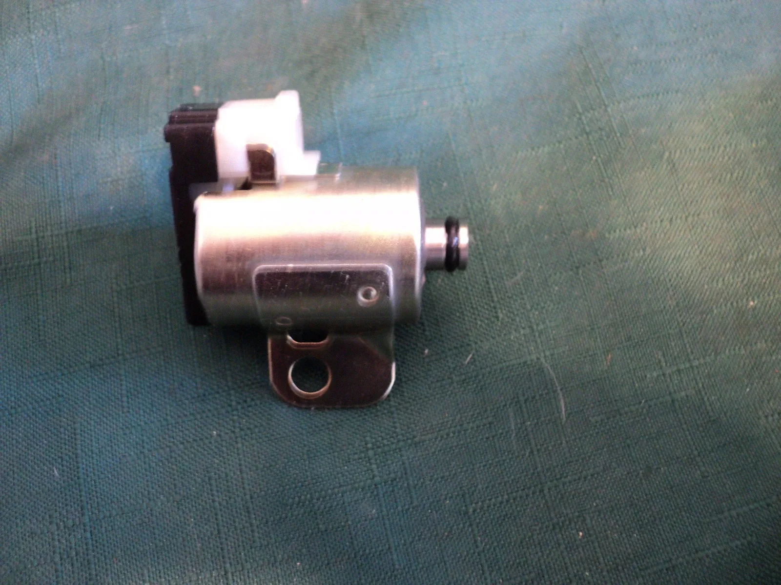 New 1988-1991 Isuzu Trooper Auto Trans Down Shift Solenoid B 8-94480-102-0 NOS