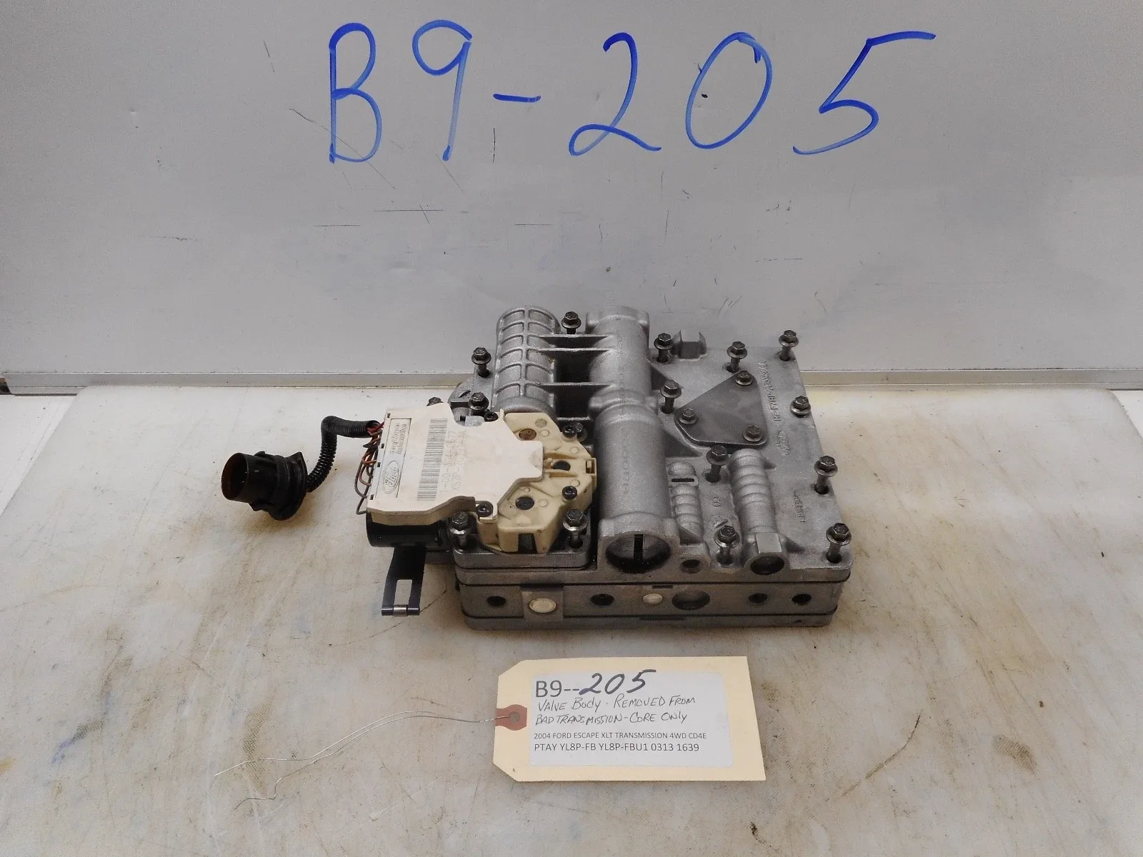 2004 Ford Escape XLT Valve Body (Core Only) image 3