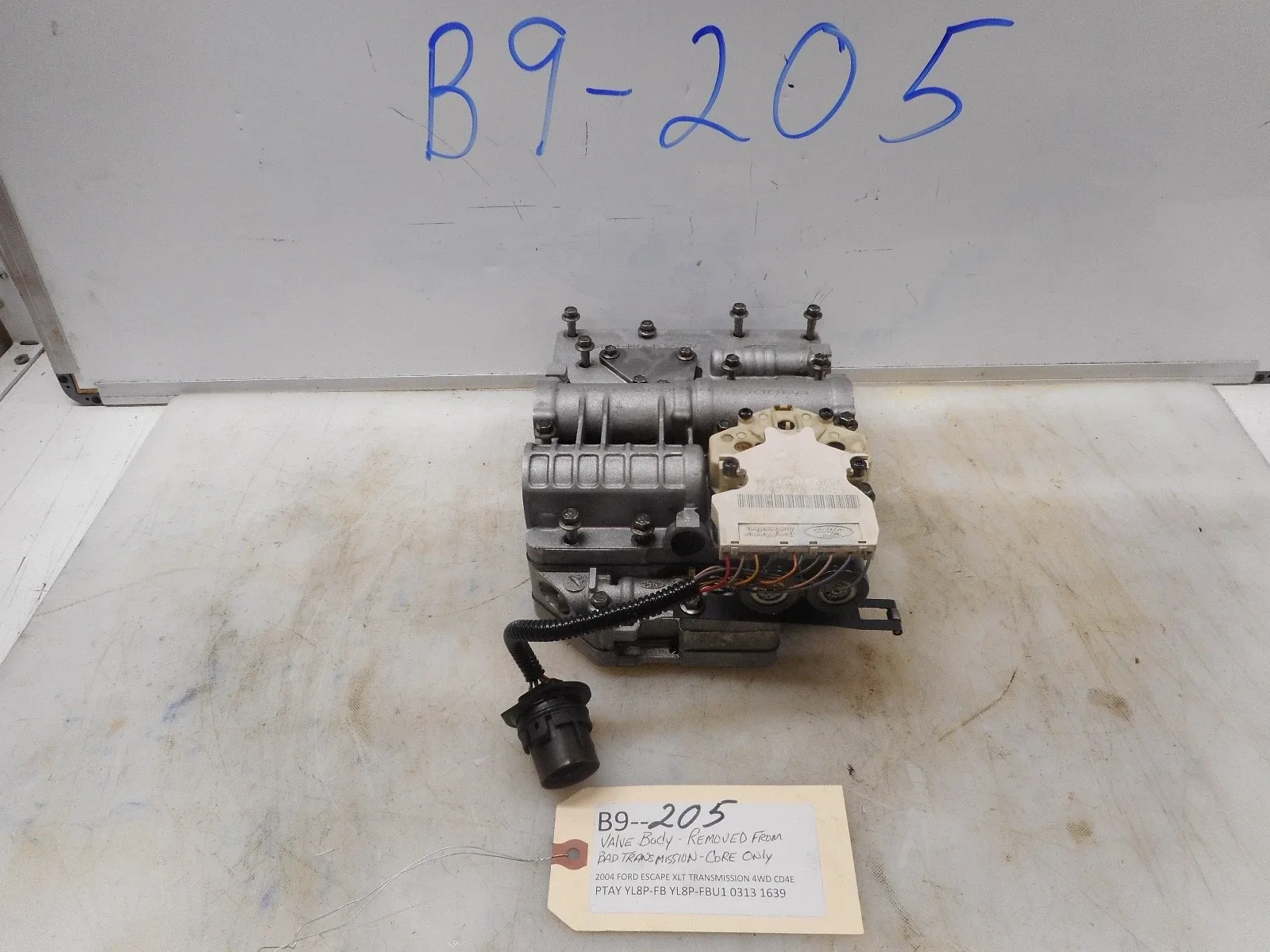 2004 Ford Escape XLT Valve Body (Core Only) image 4