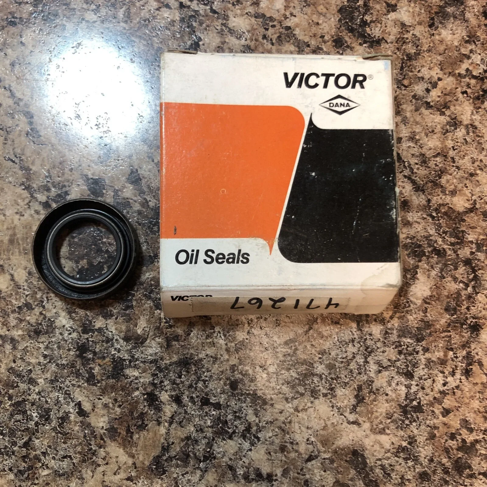 Victor 62246 Multi-Purpose Oil Seal (Nitrile) image 4