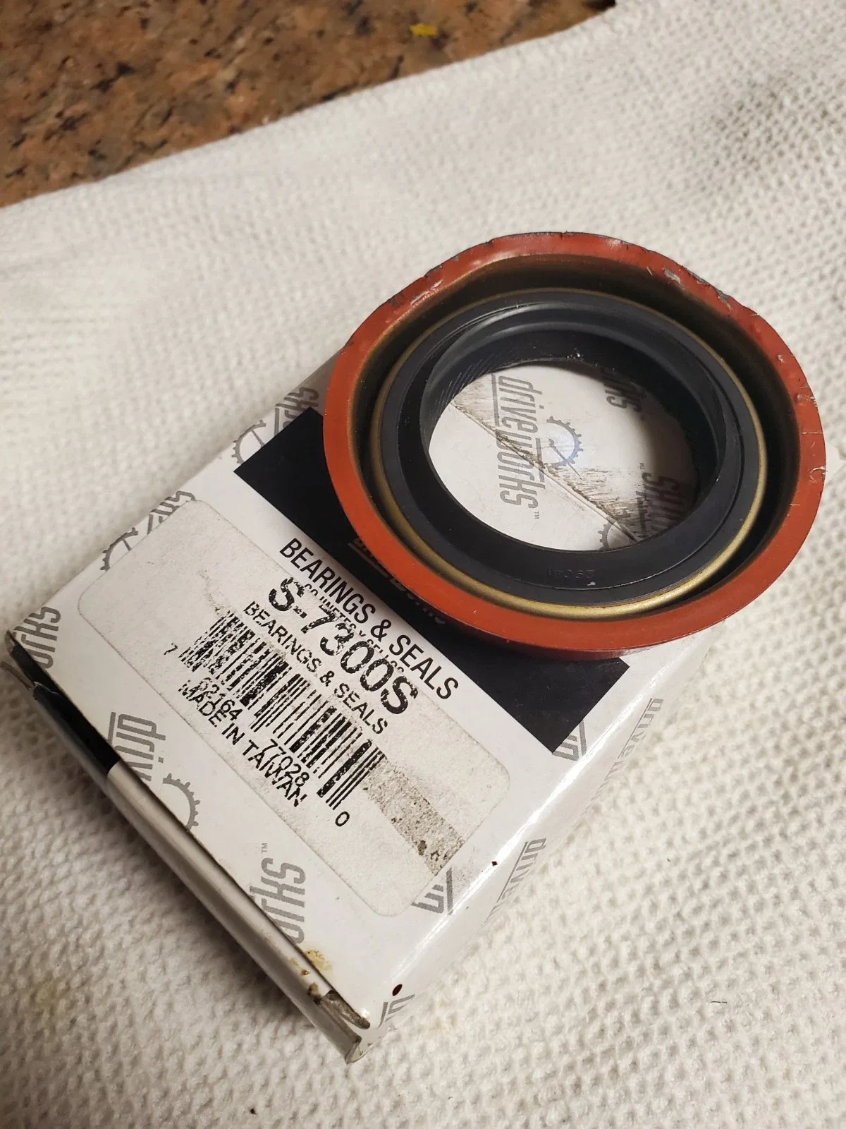 FORD E4OD / C6 Rear Output Seal 2.506" OD NOK MPN 29041 image 2