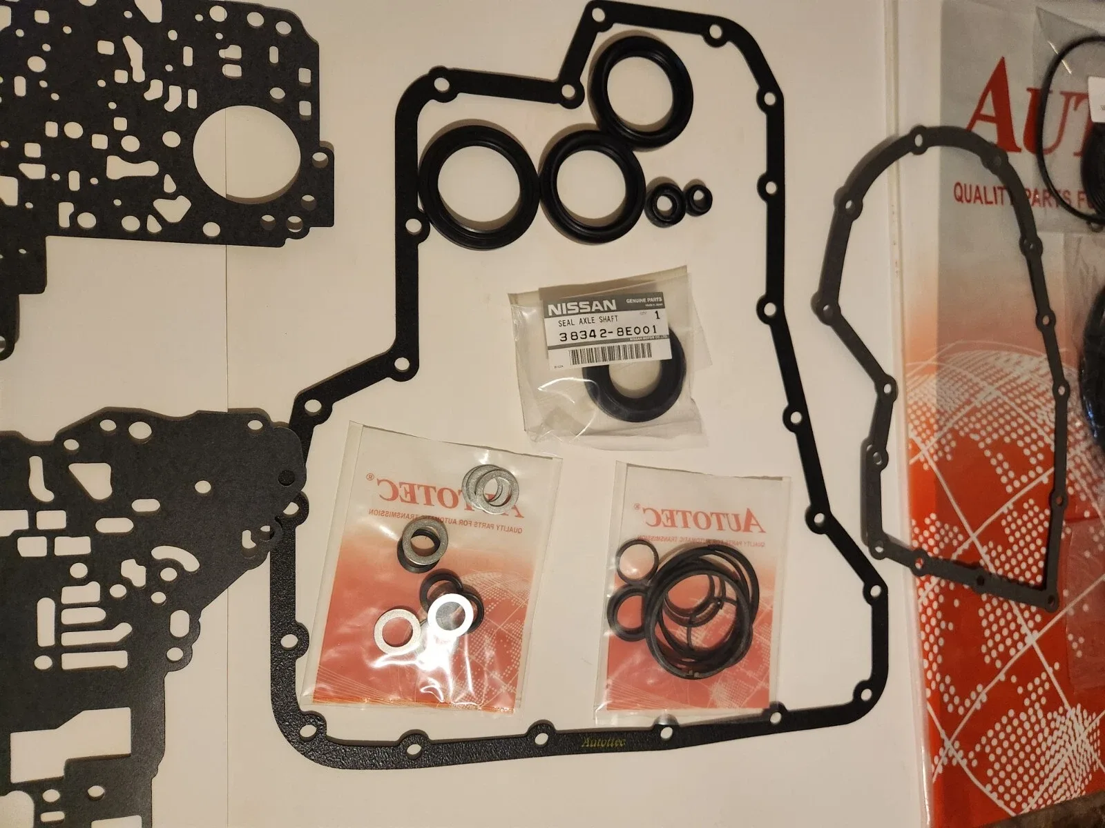Nissan RE4F03B/RE4F03V Transmission Overhaul Seal & Gasket Kit K99108 image 2