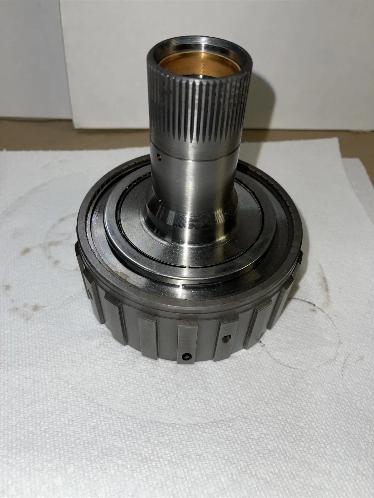 GM 700/4L60 Front Ring Gear and Hub Bearing - Used image 3