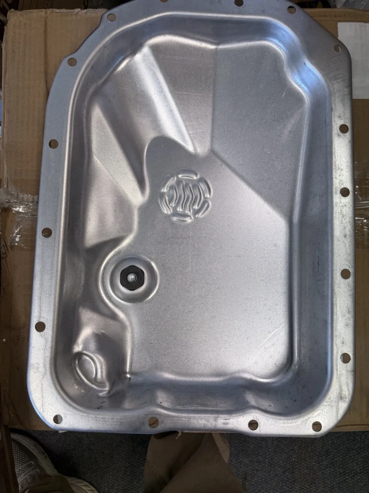 GM 24204278 Automatic Transmission Fluid Pan Kit with Nut Seal & Plug