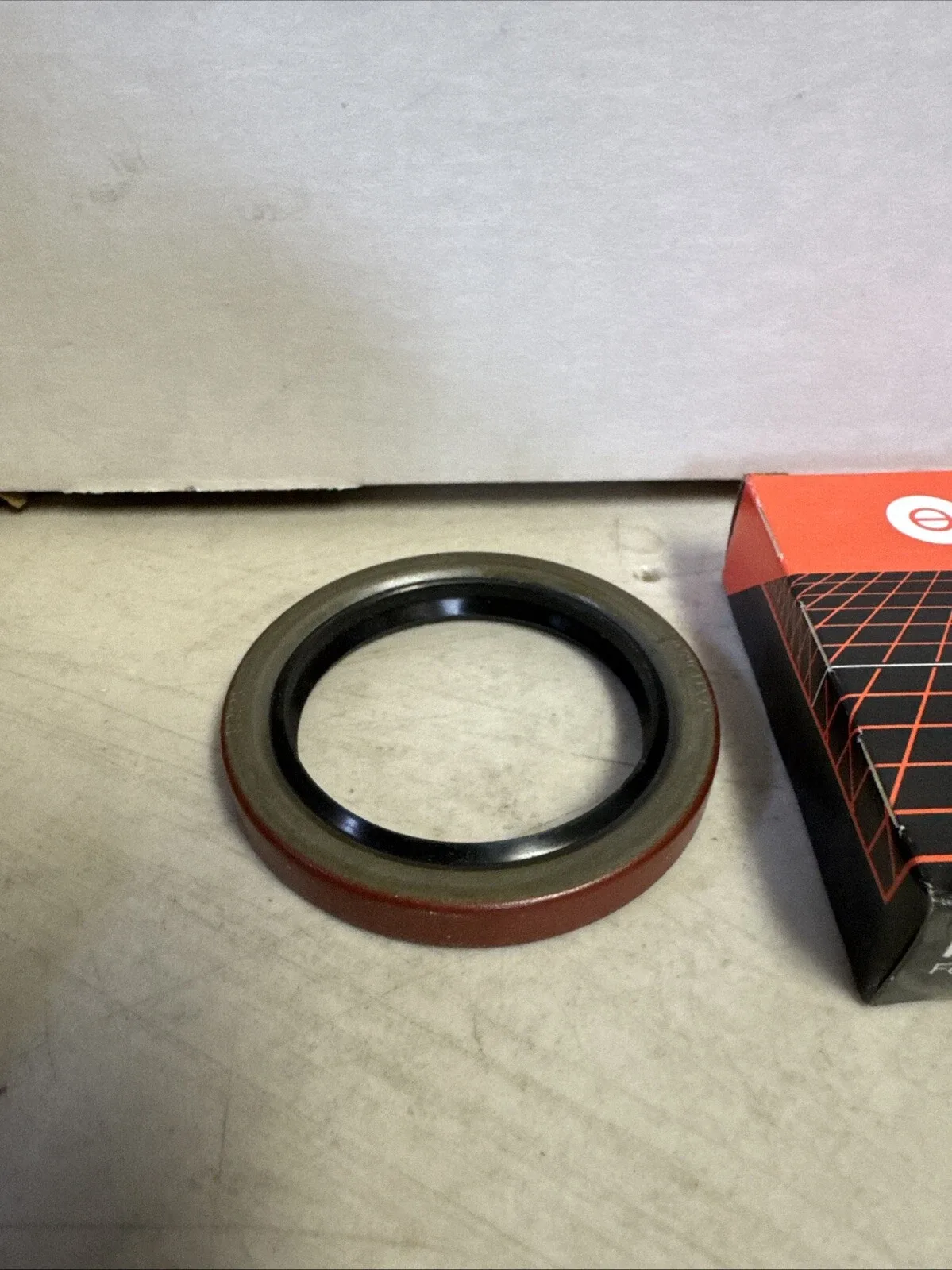National Bearings 470898 Multi Purpose Oil Seal image 2