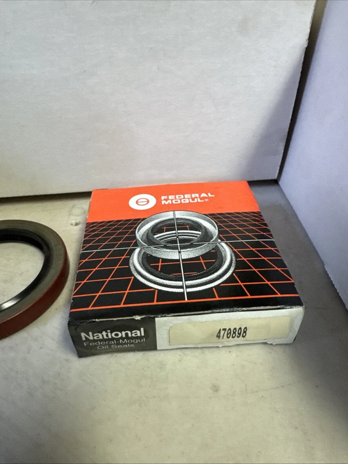 National Bearings 470898 Multi Purpose Oil Seal image 3
