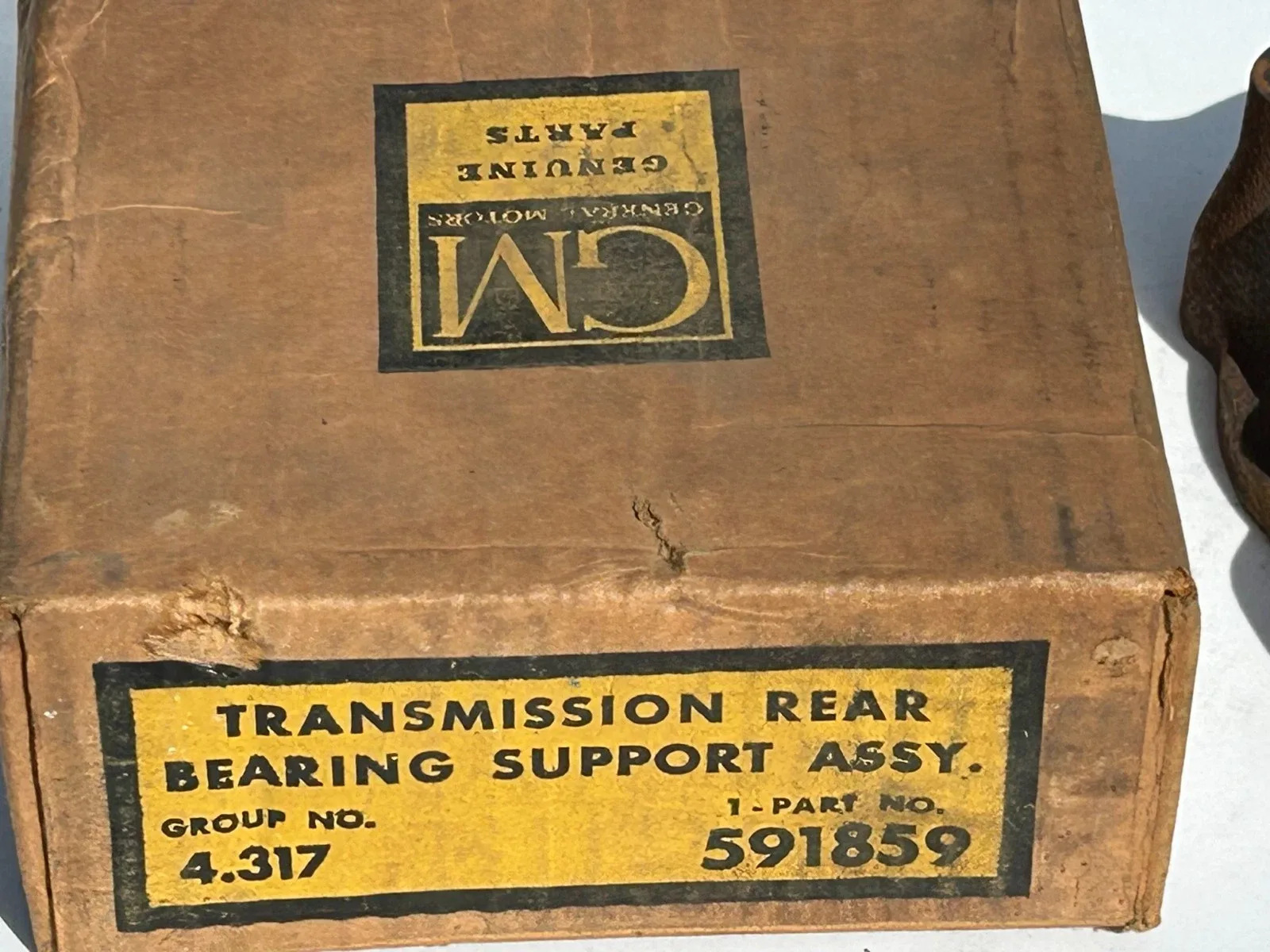 NOS GM 1949-54 Chevrolet Transmission Rear Main Bearing Support Assembly 591859 image 4