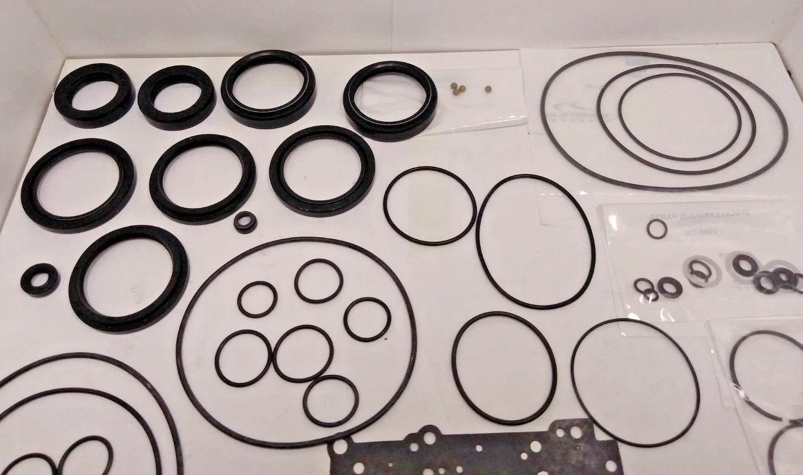 . for Toyota R150 overhaul kit Gasket and Seal Kit transfer case image 2