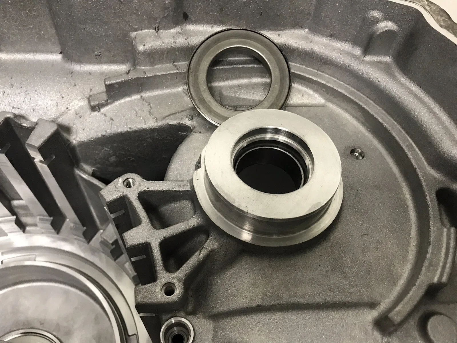 Remanufactured Case Main Case Differential Bearing Tower for Ford 6F35/6T30/6T40/6T45/6T50 image 3