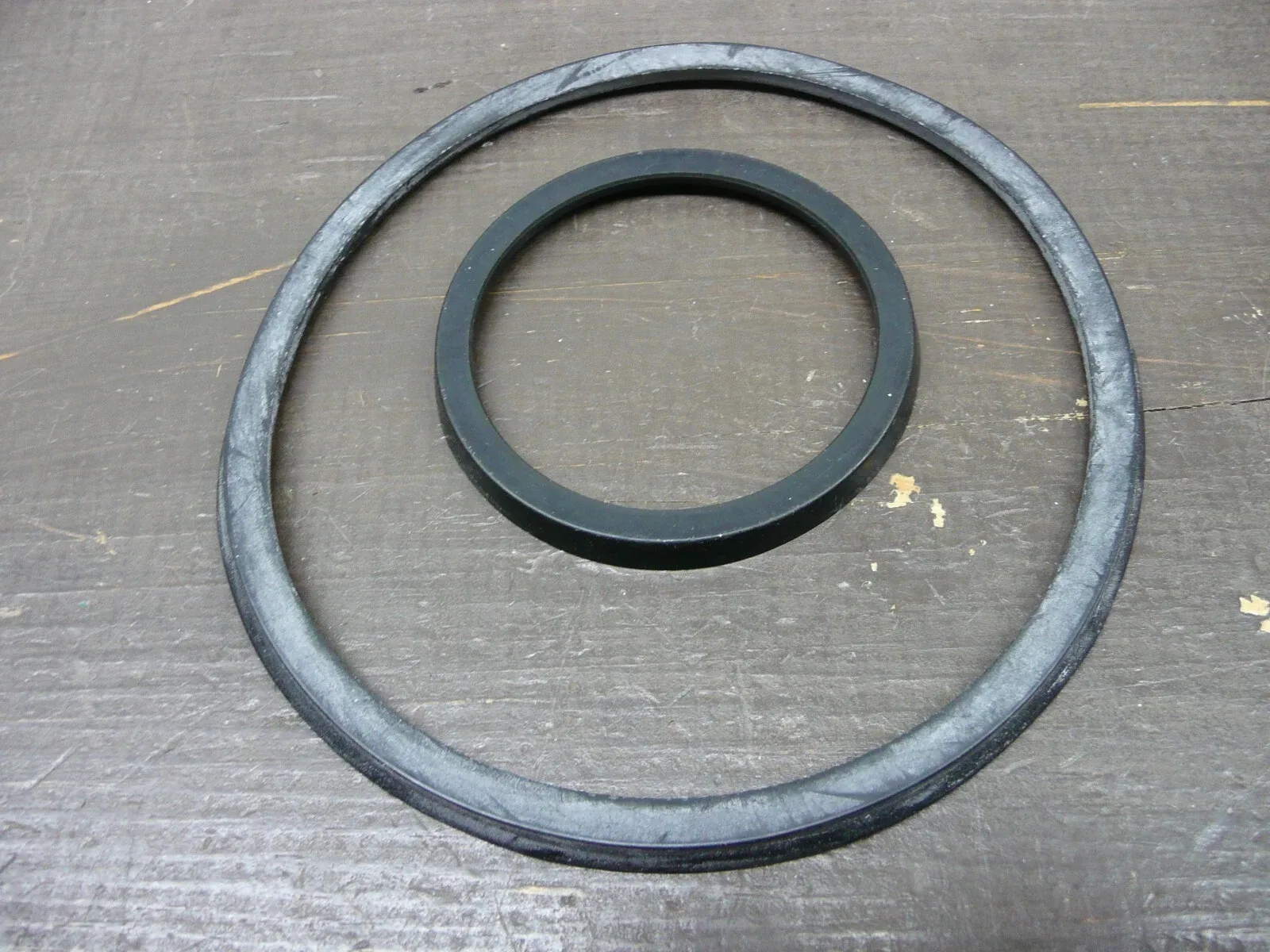 GM Powerglide Transmission Clutch Drum Lip Seals - vds-transtec image 2