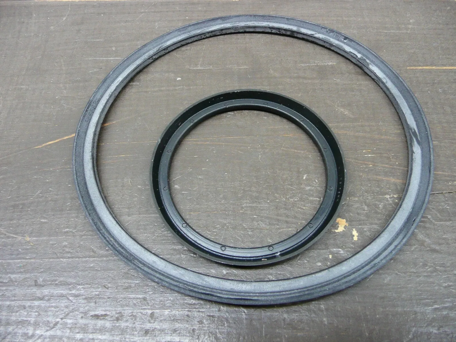 GM Powerglide Transmission Clutch Drum Lip Seals - vds-transtec