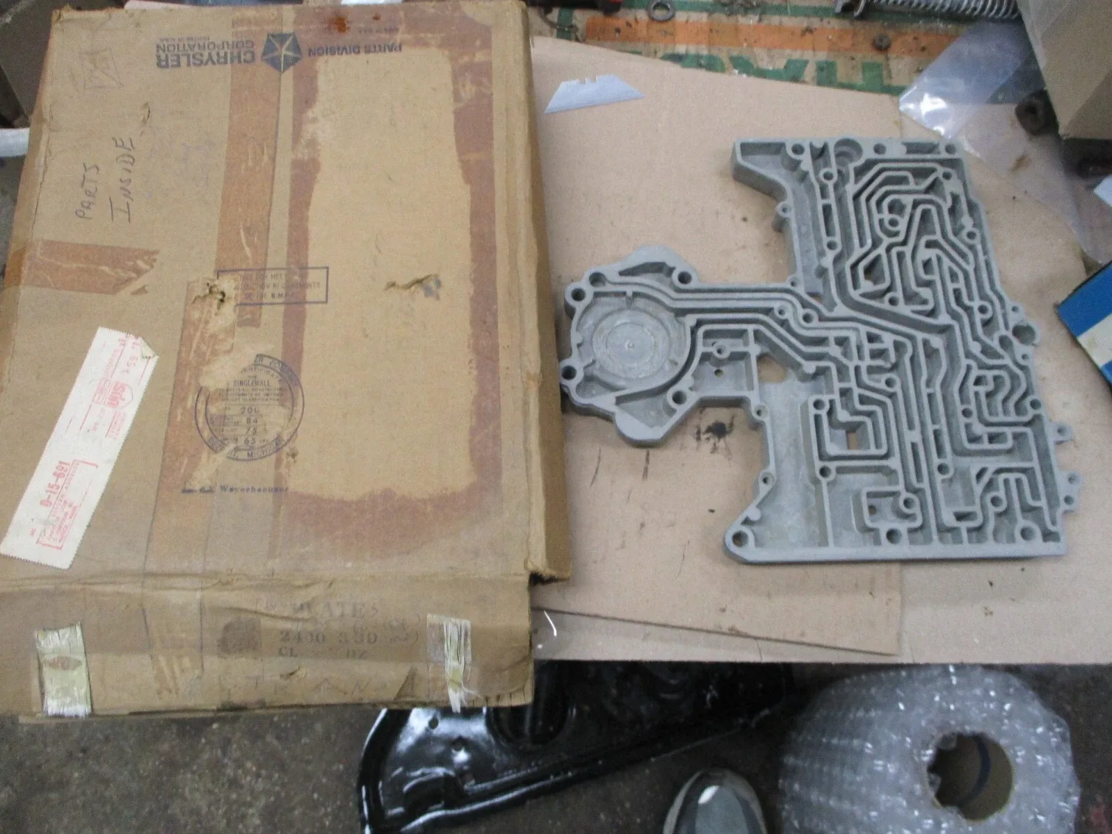 Mopar Slant-6 Transmission Valve Body Plate 2400339