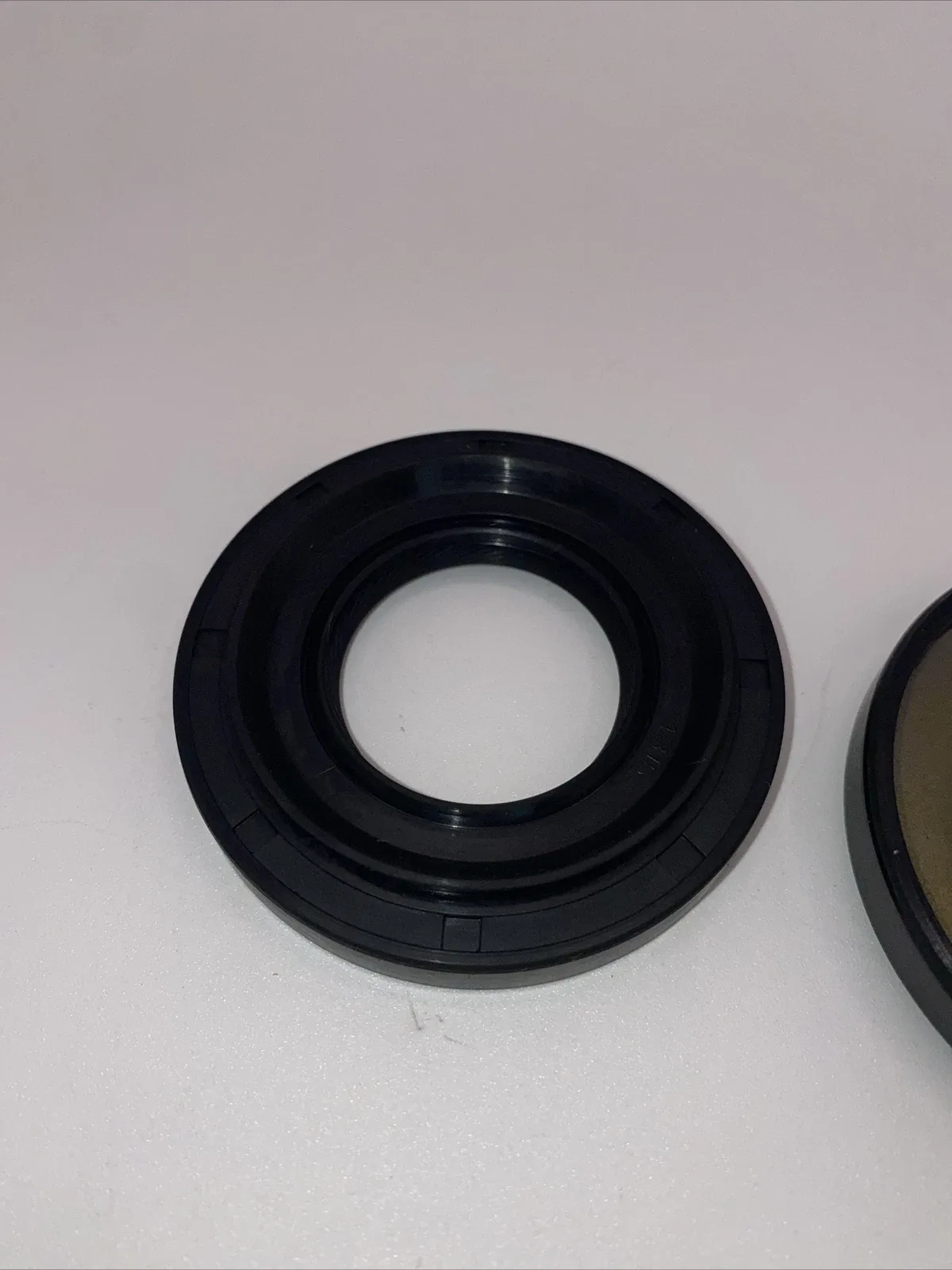 2000-2019 Acura/Honda Oil Seal (Set of 2) 91206-639-005 / 710630 image 4