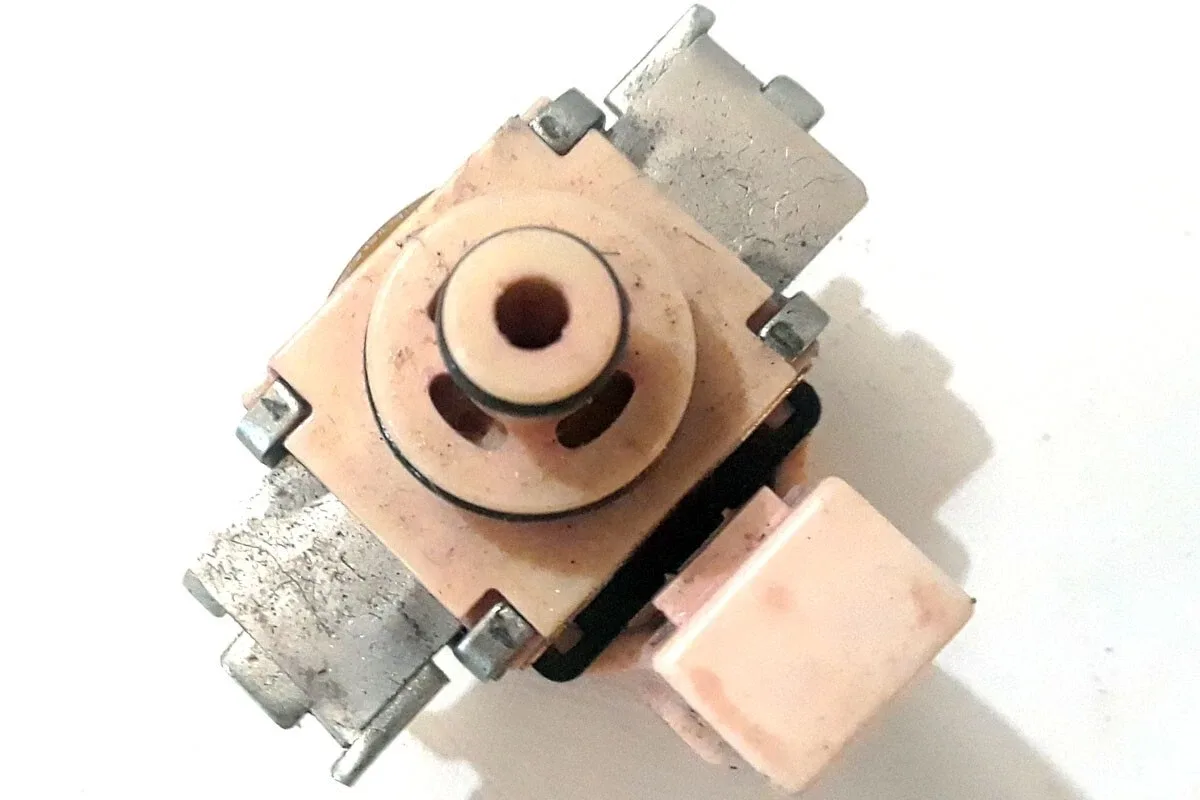 Used Ford AX4N / 4F50N OEM Transmission Shift Solenoid (SS1 / SS2 / SS3) 91-Up image 2