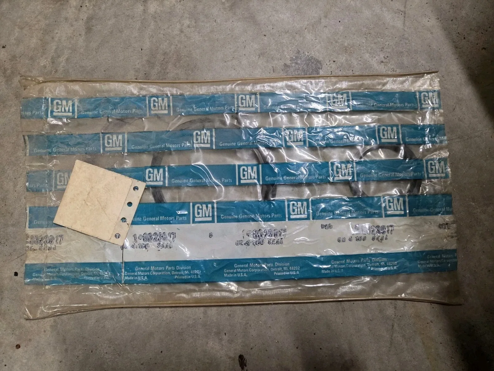 GM 8623917 Transmission Seal – NOS Rubber Seal