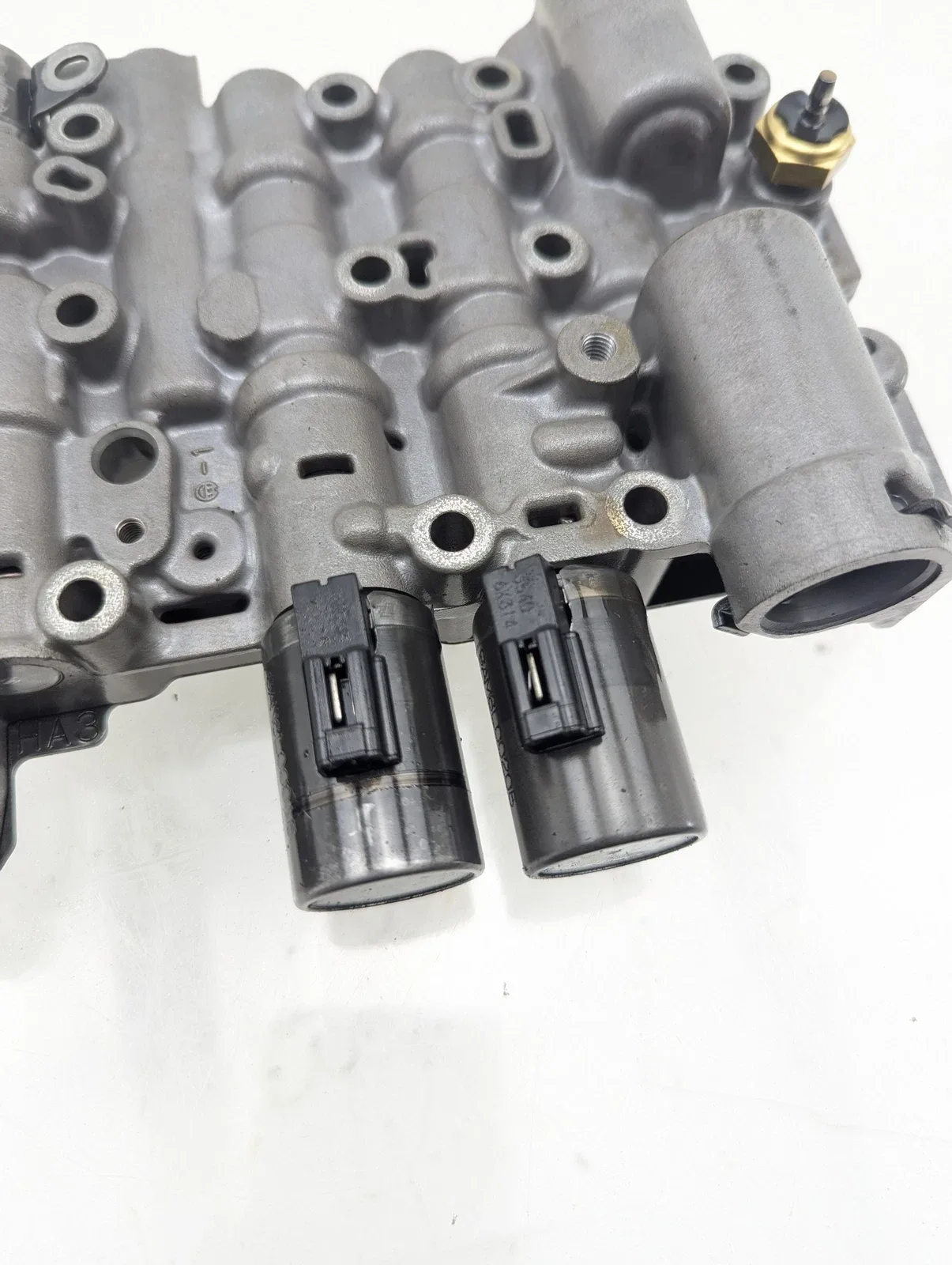 2007-2011 Lexus GS450h Transmission Valve Body OEM image 2