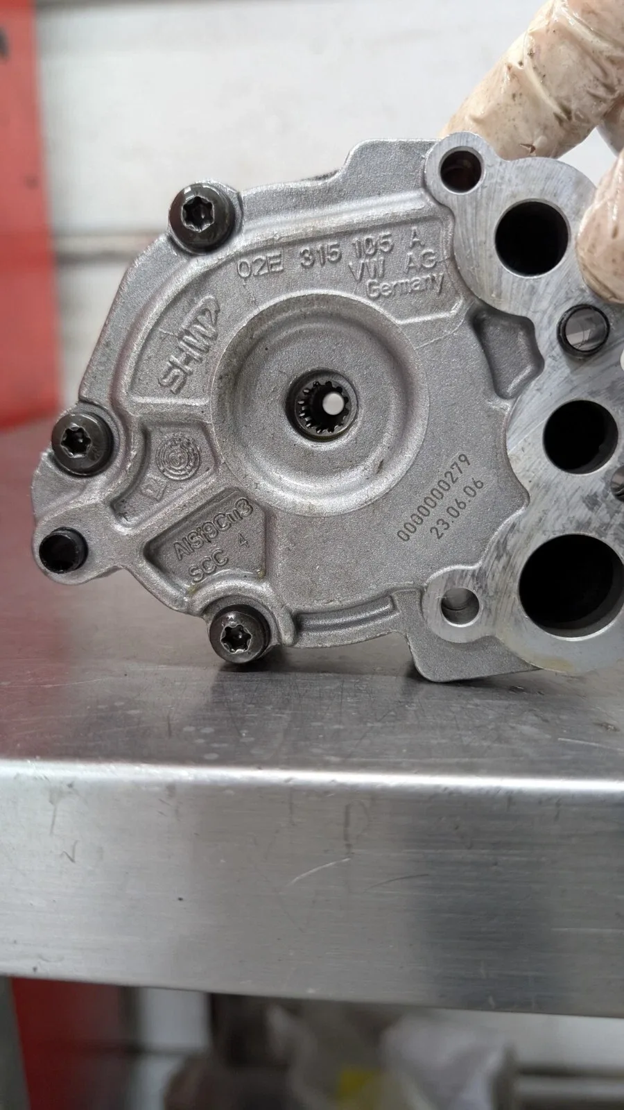 2006 Volkswagen Golf GTI SSG Transmission Oil Pump 02E315105 image 4