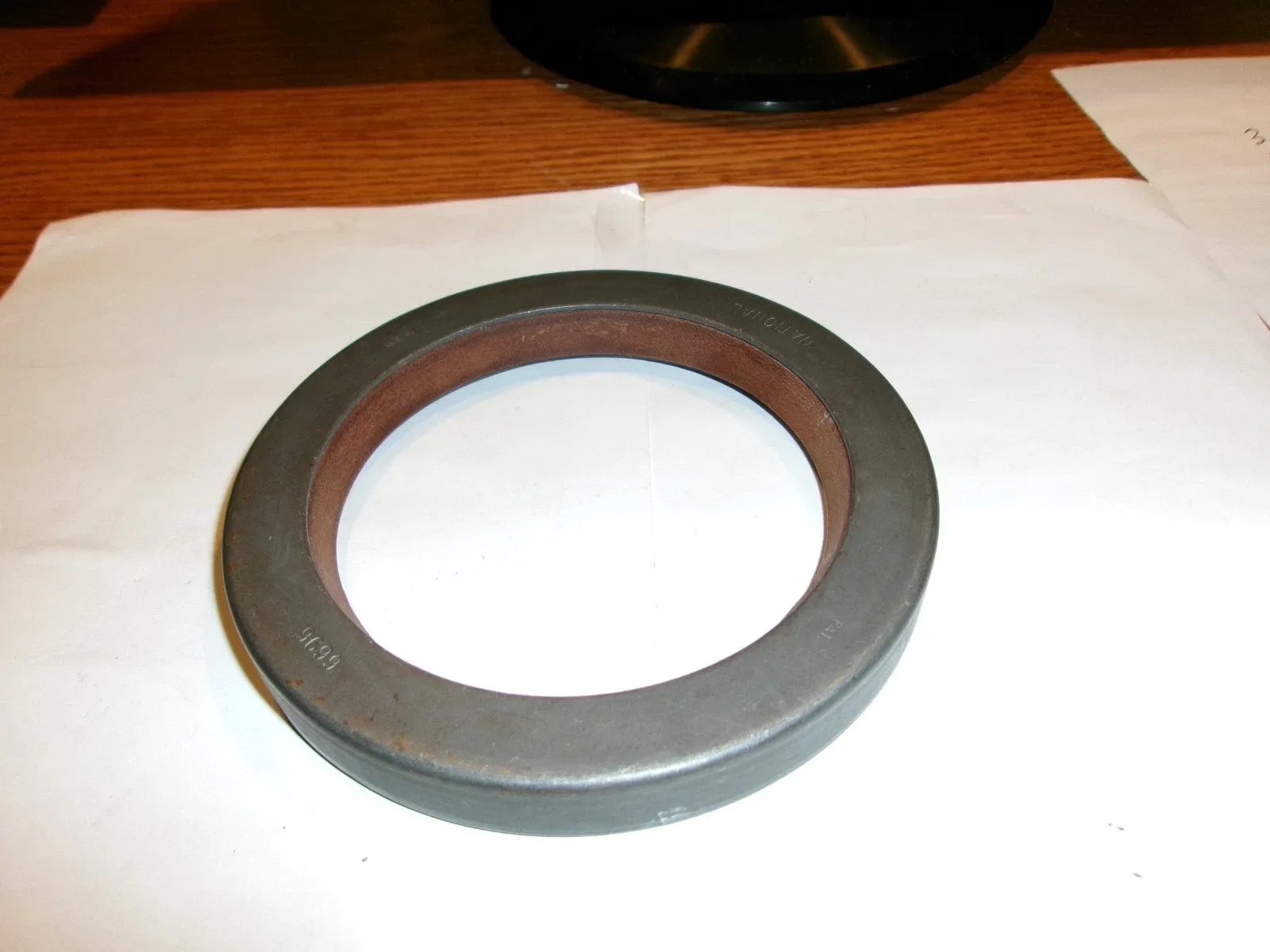 National 6696 Oil Seal - 3.625" x 4.881" x 0.6" image 2
