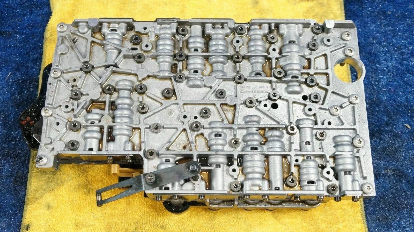 2006 Mercedes-Benz S430 Valve Body Mechatronics A2202770901 / A 220 277 09 01