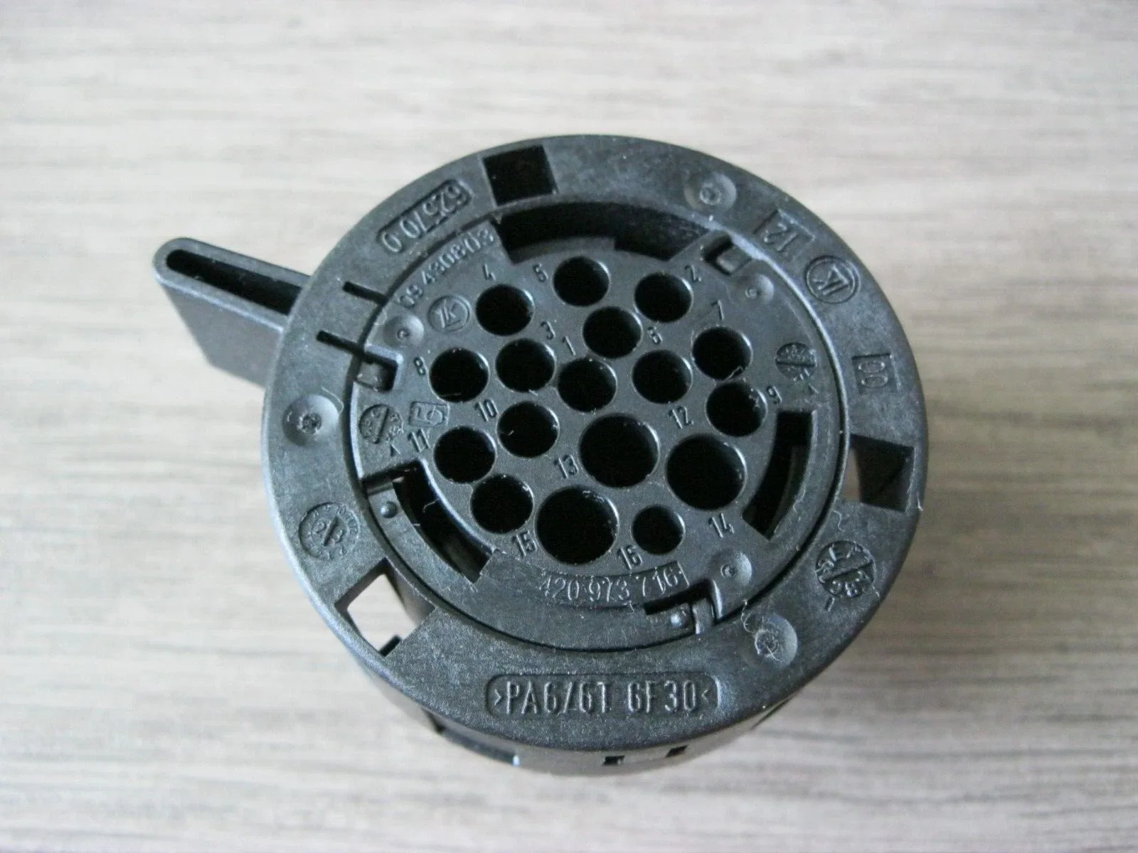 VW Audi DL501 DSG Valve Body Controller Pigtail Plug - 420973716 image 4
