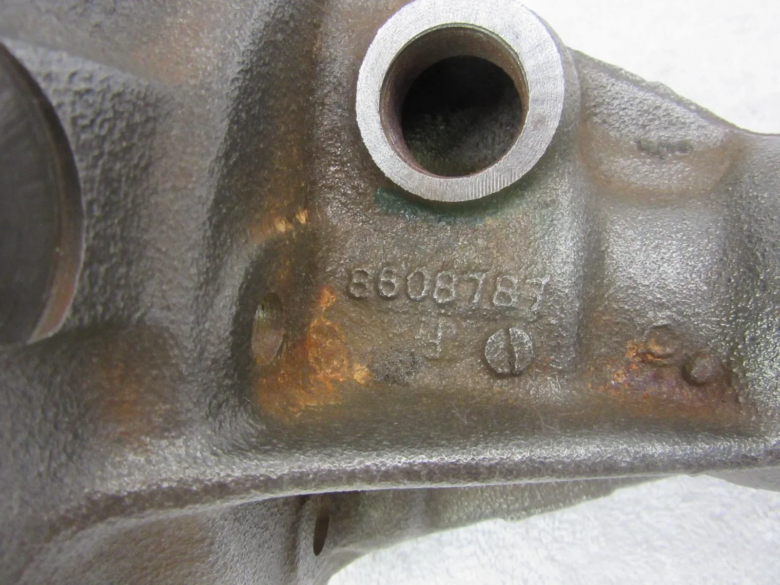 NOS 1946-1949 GM Hydra-Matic Transmission Rear Bearing Retainer - 8608768 image 4