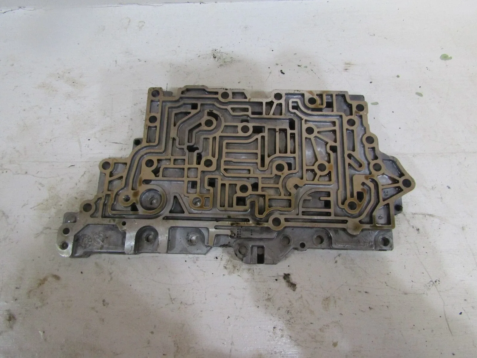 2012 Chevrolet Impala Automatic Transmission Valve Body Channel Plate