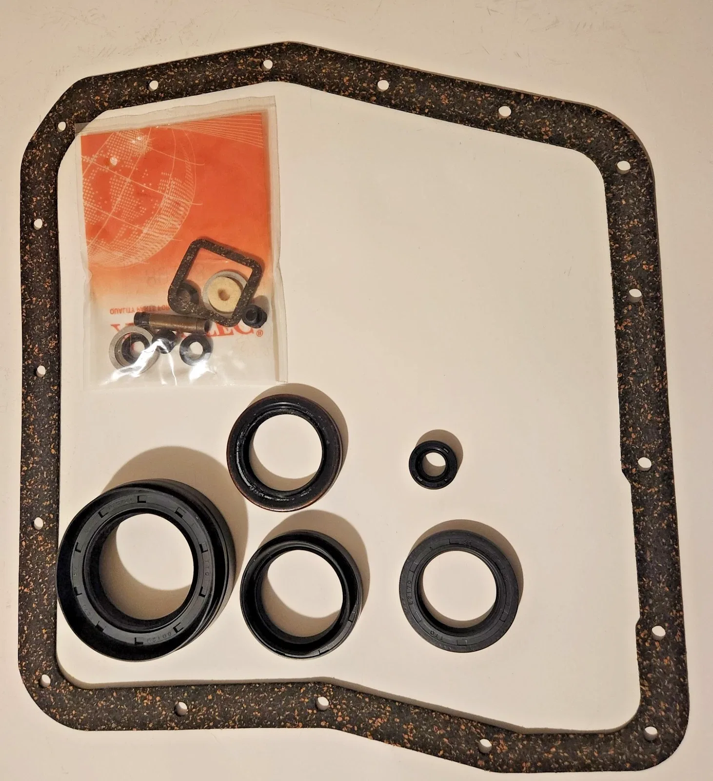 1988-up A540E/A541E/A540H Transmission External Metal-Clad Seal Kit & Pan Gasket - MPN 89500